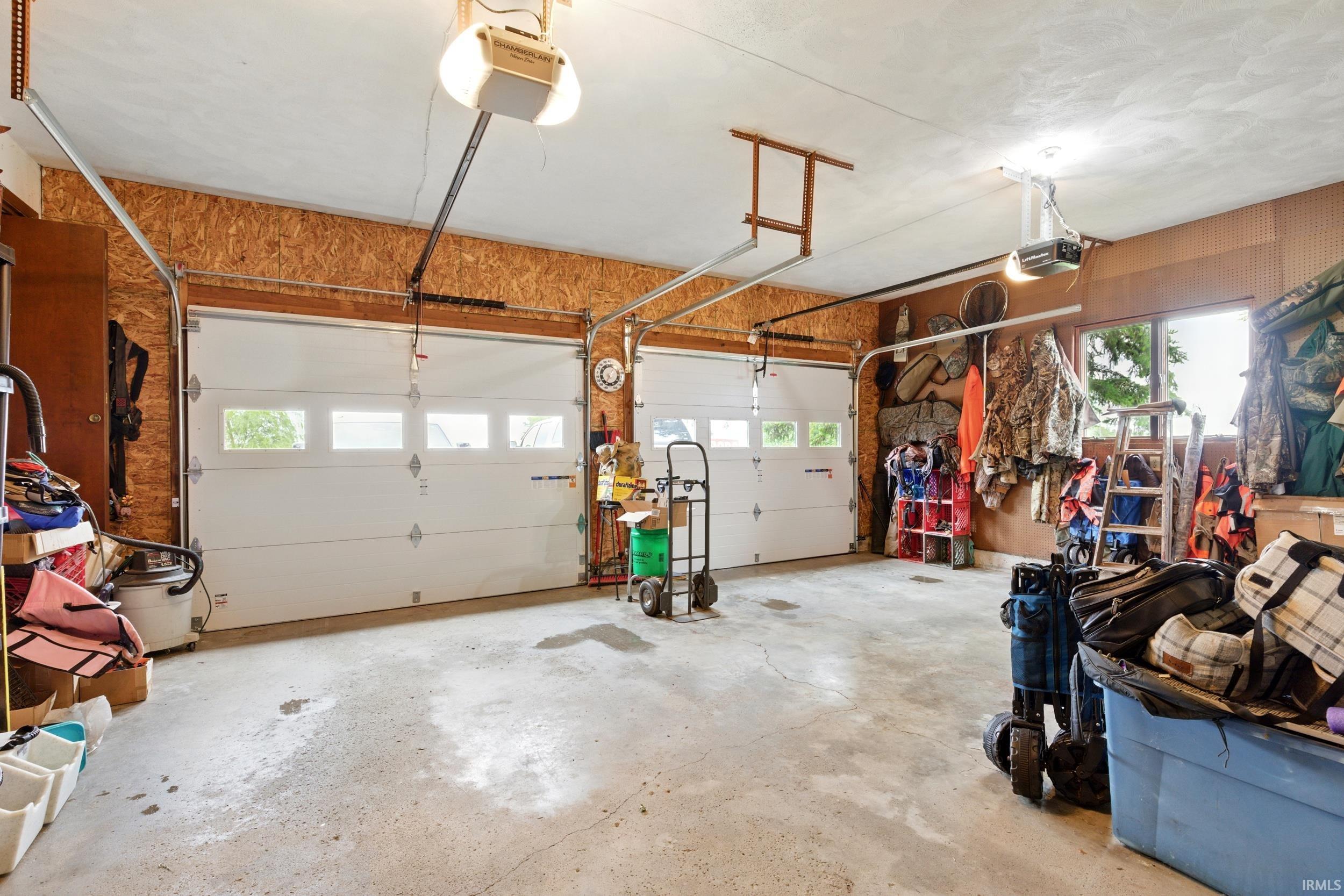 Photo 8 of 2090 S Warren Road