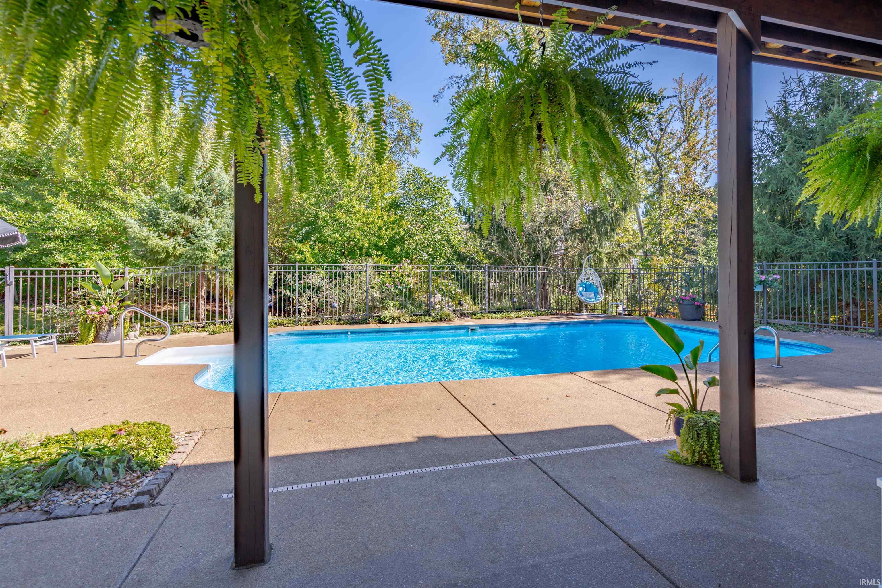 Homes for sale in Newburgh, IN | 6444 Pebble Pointe Ct, Newburgh, IN 47630 | MLS# 202521003