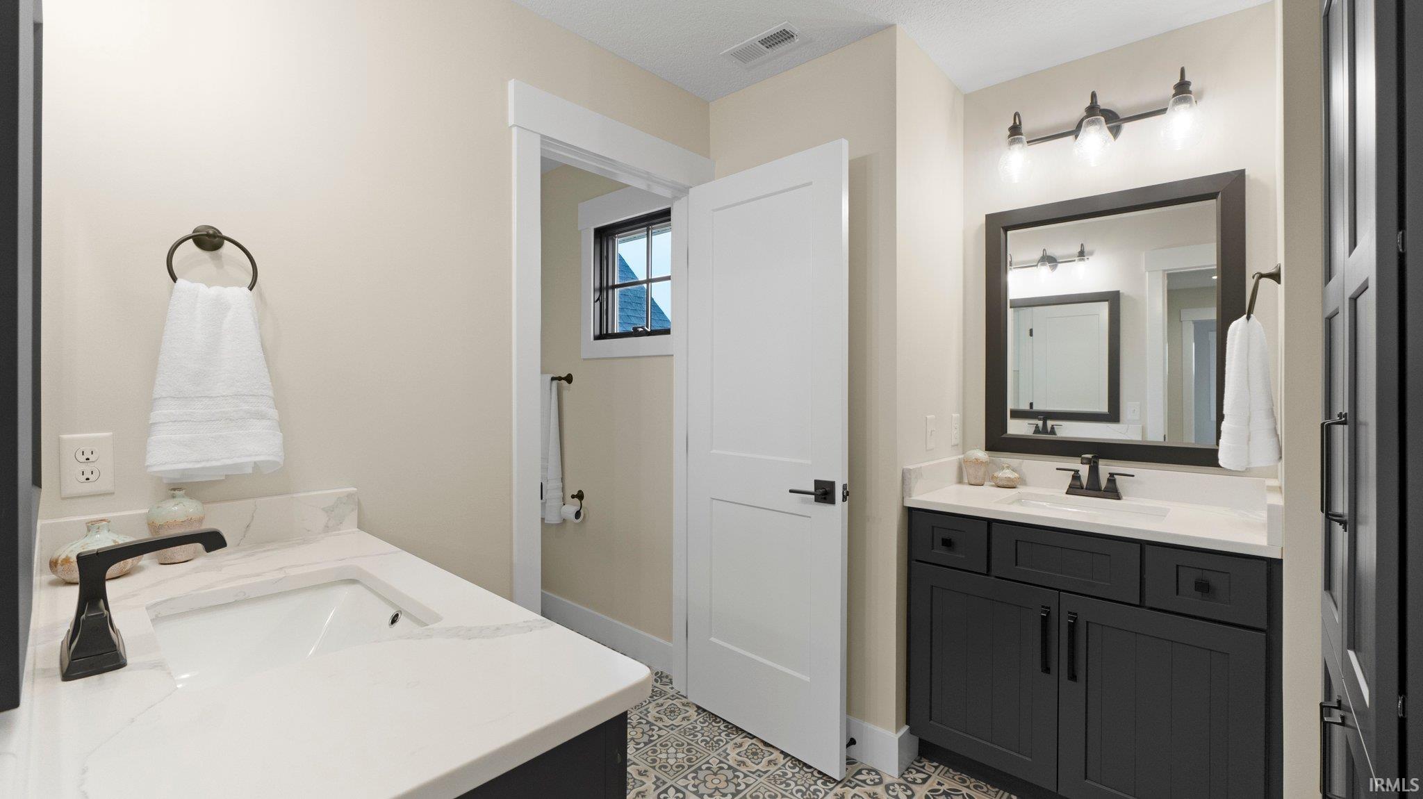 Photo 33 of 5272 Greyson Heights Drive