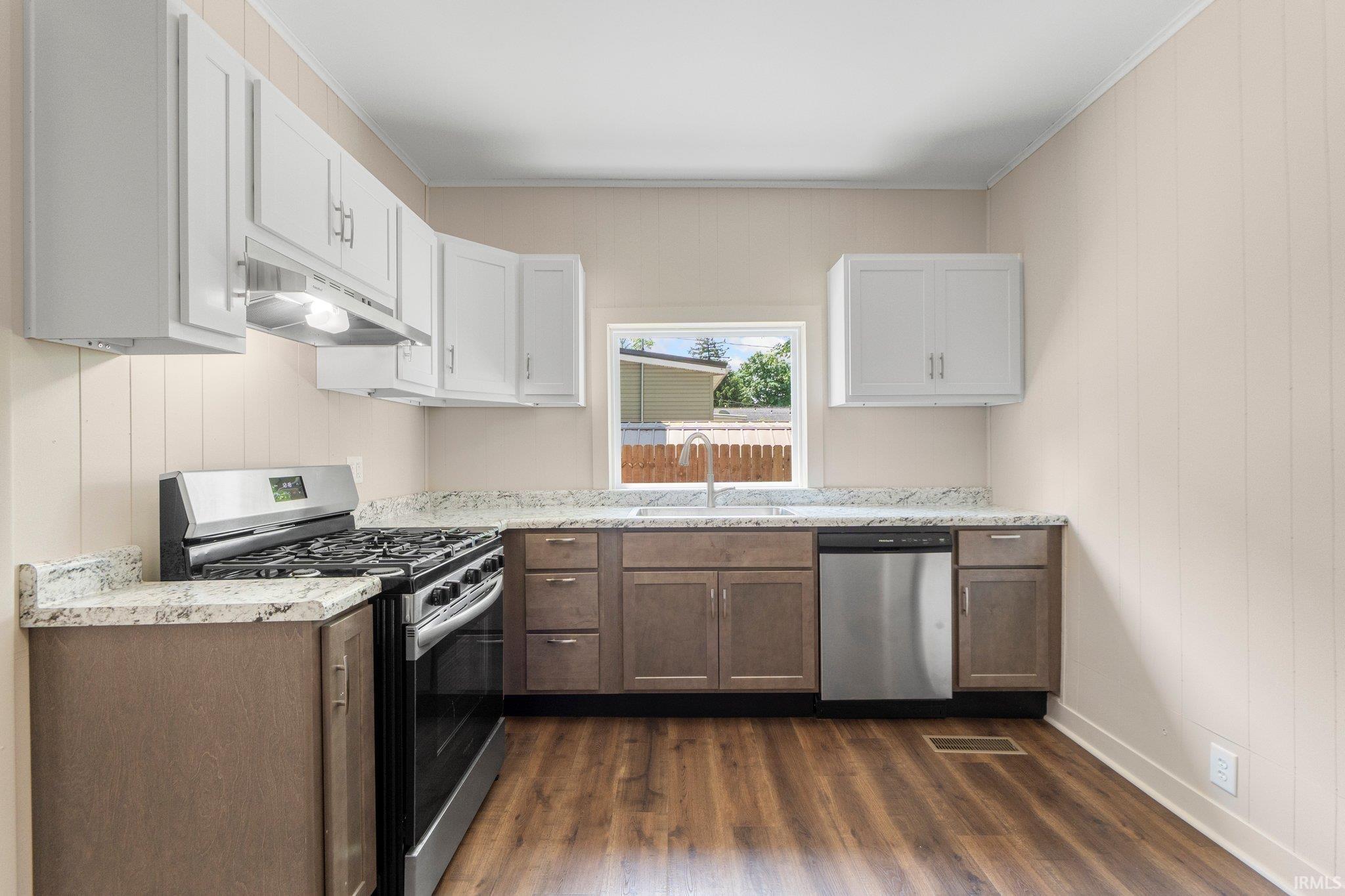 Photo 8 of 407 N Broadway Street