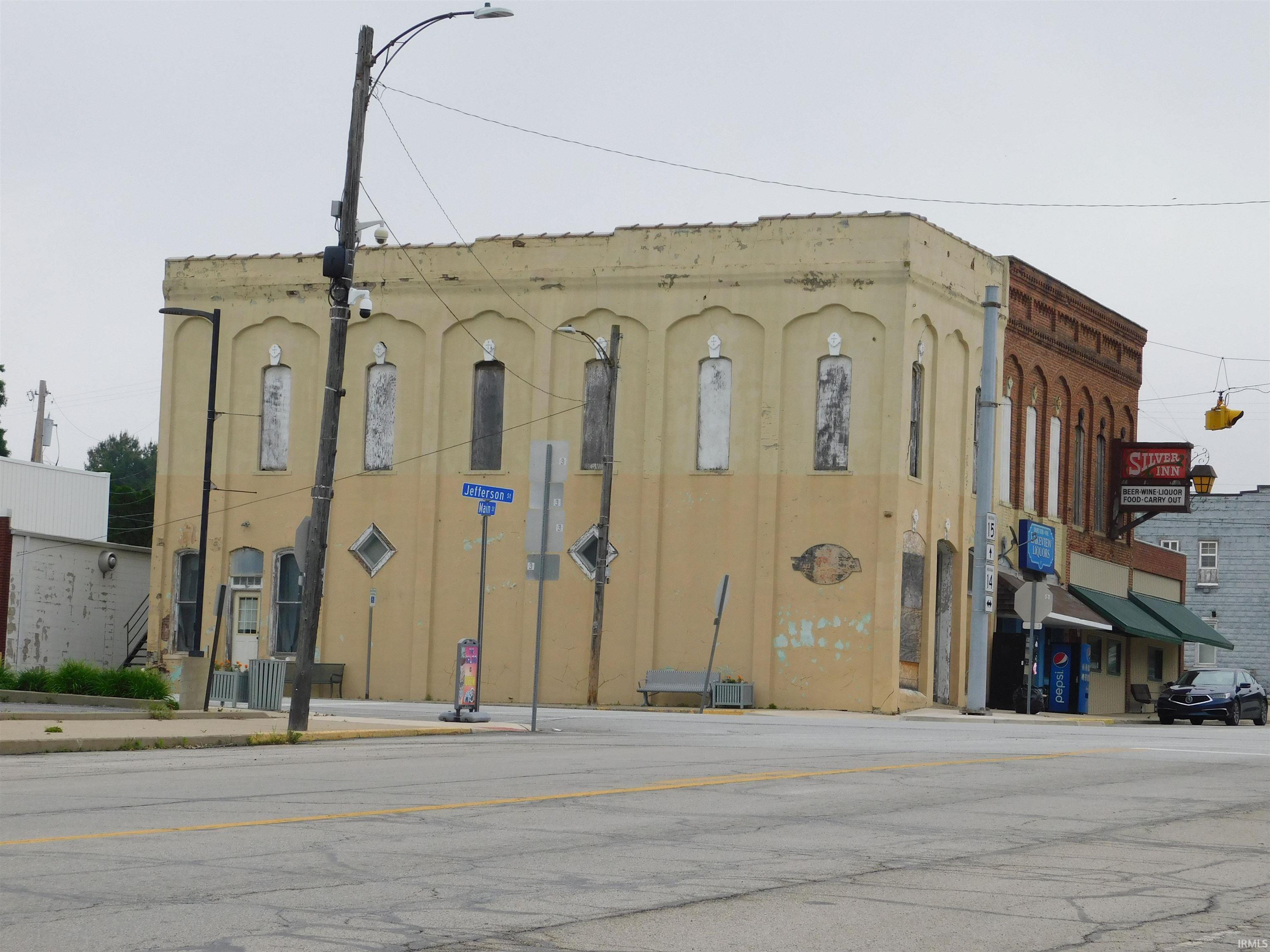 Photo 4 of 101 E Main St