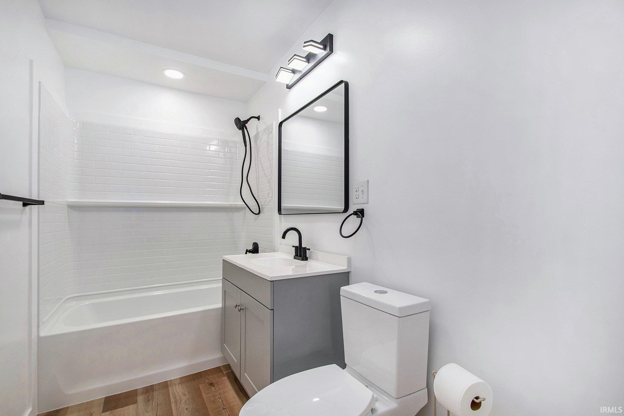 Photo 8 of 200 Johnson Street