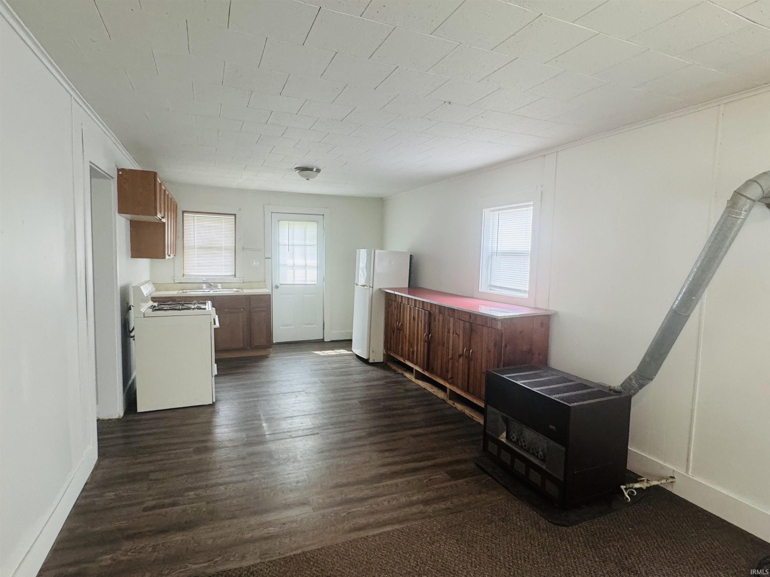 Homes for sale in Peru, IN | 36 1/2 Jefferson St, Peru, IN 46970 | MLS# 202521174