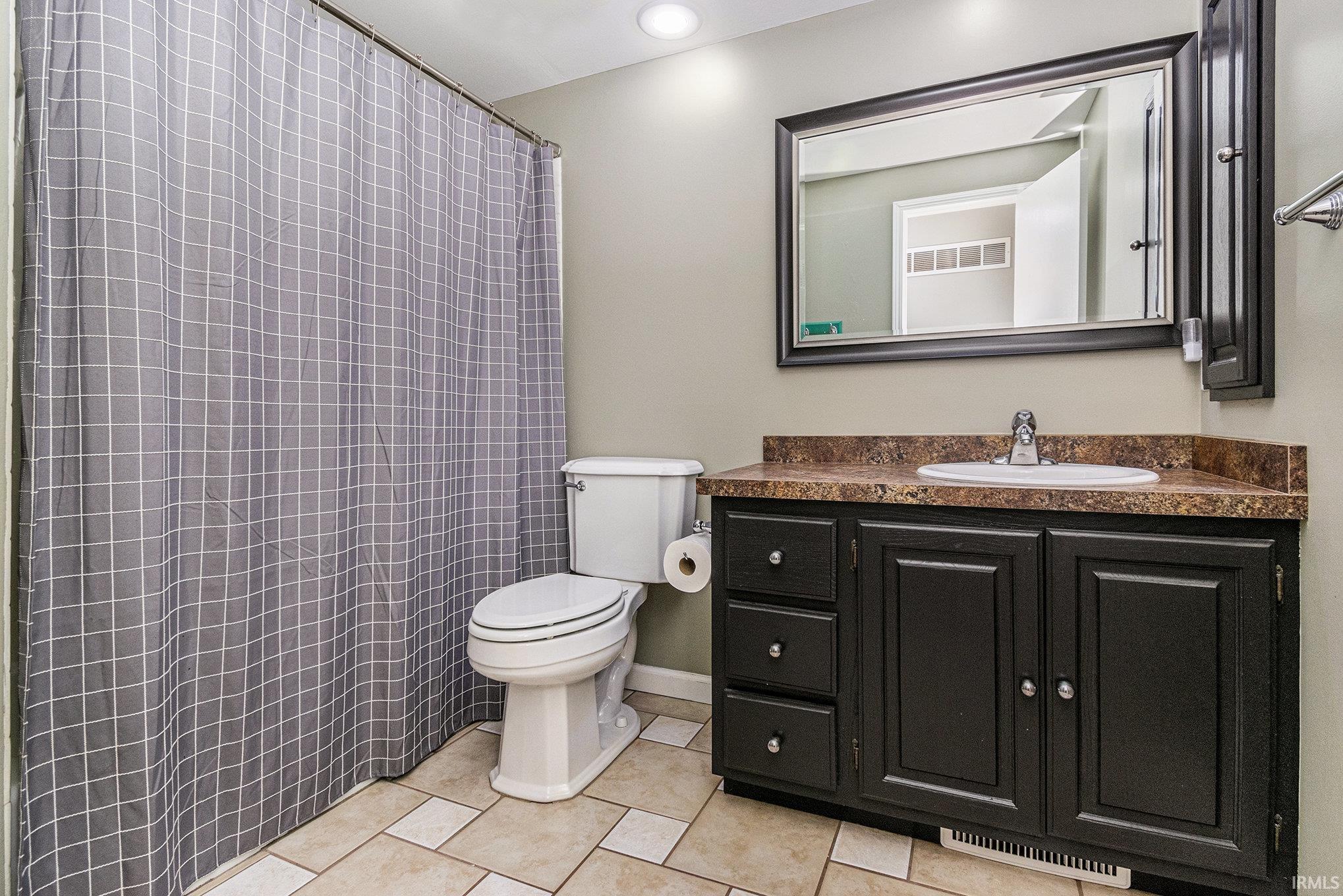 Photo 18 of 1708 Canterbury Drive