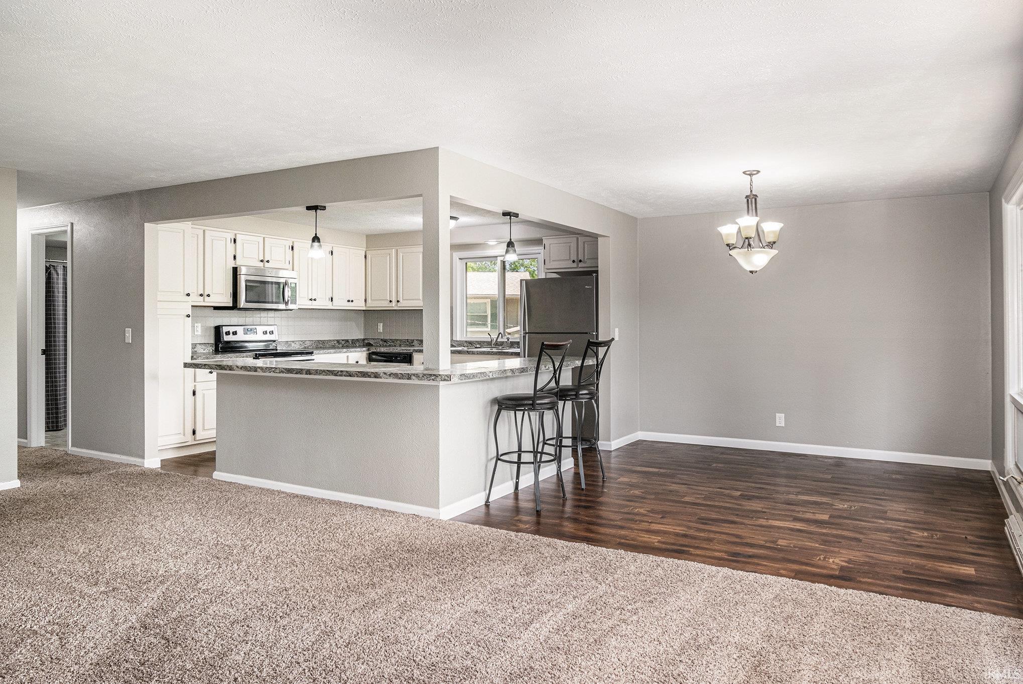 Photo 4 of 1708 Canterbury Drive