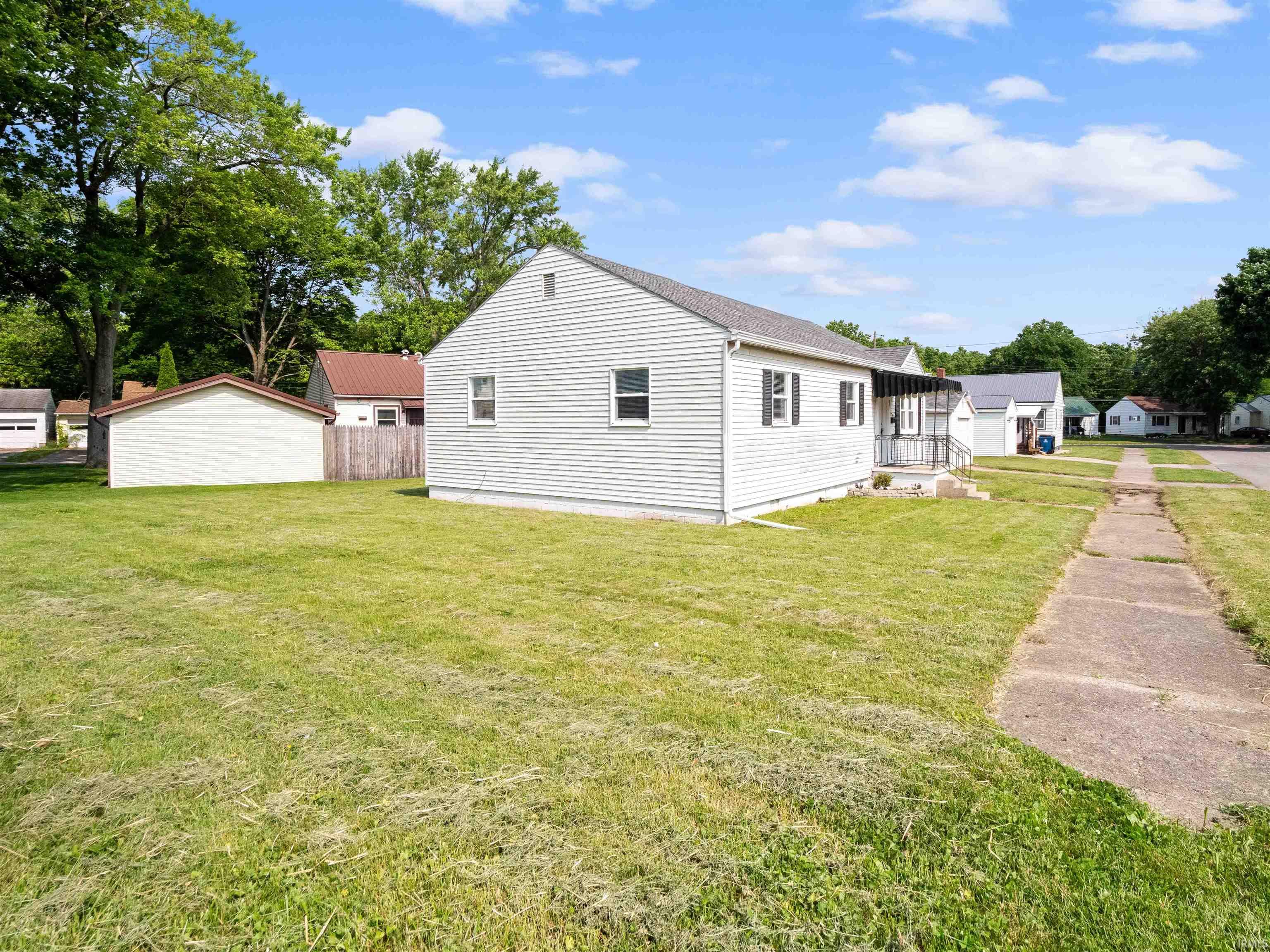 Photo 33 of 254 Forrest Avenue