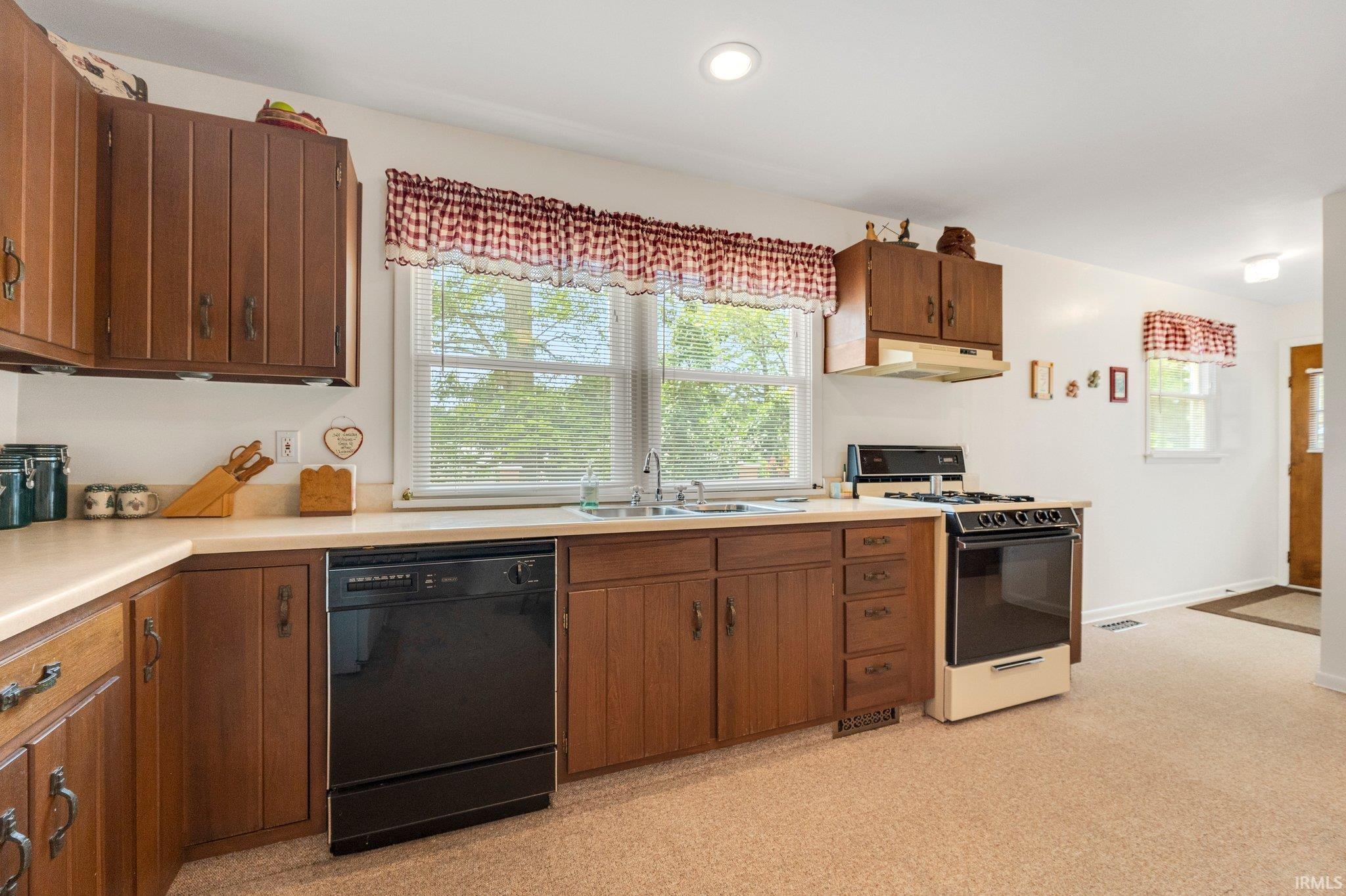 Photo 14 of 9055 E 480 S