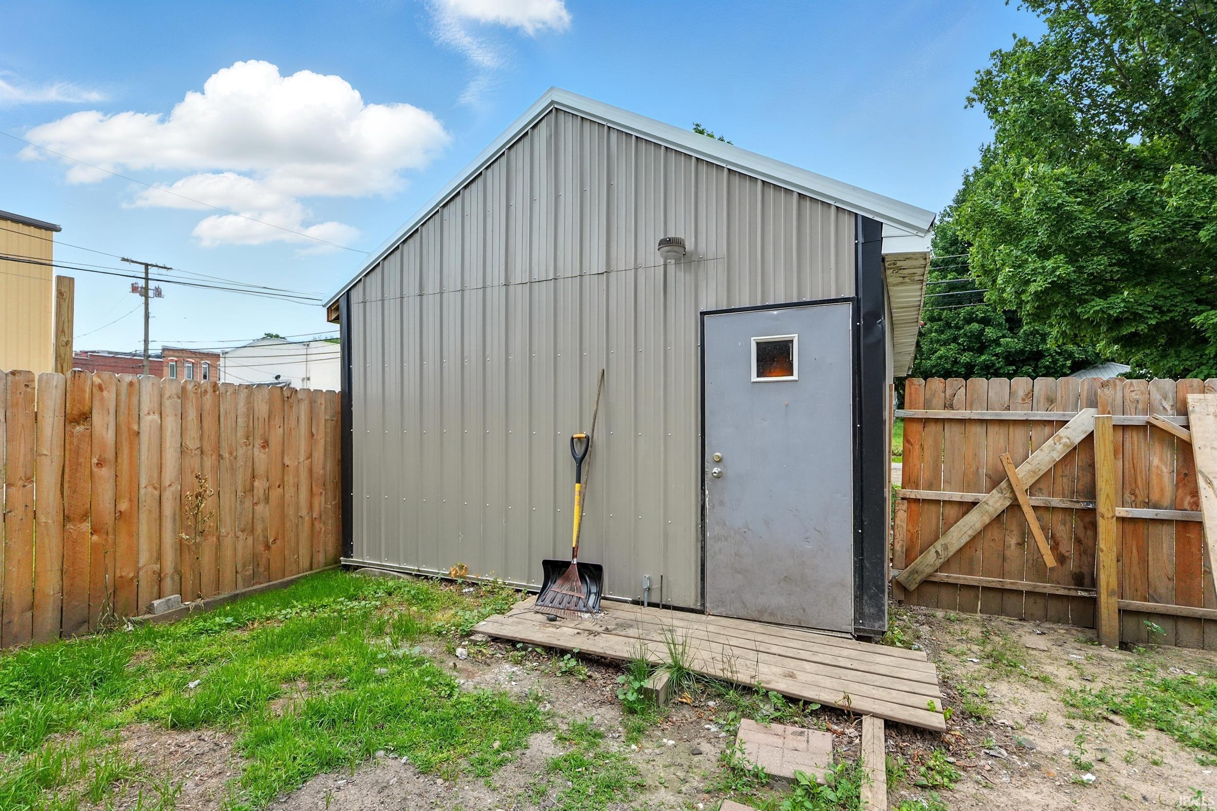 Property Photo 25
