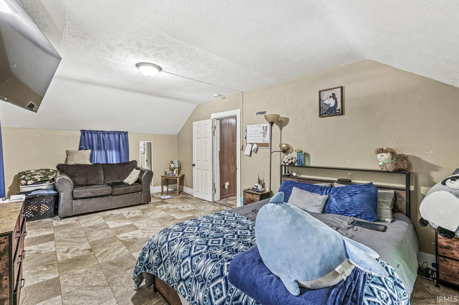 Photo 11 of 719 W Franklin Street