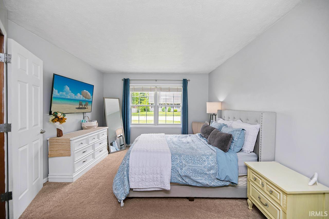 Photo 4 of 2908 E Saybrook Drive