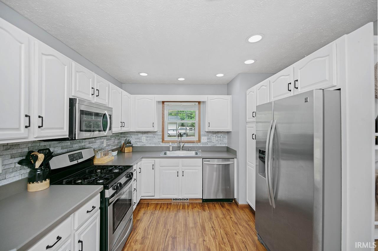 Photo 7 of 2908 E Saybrook Drive