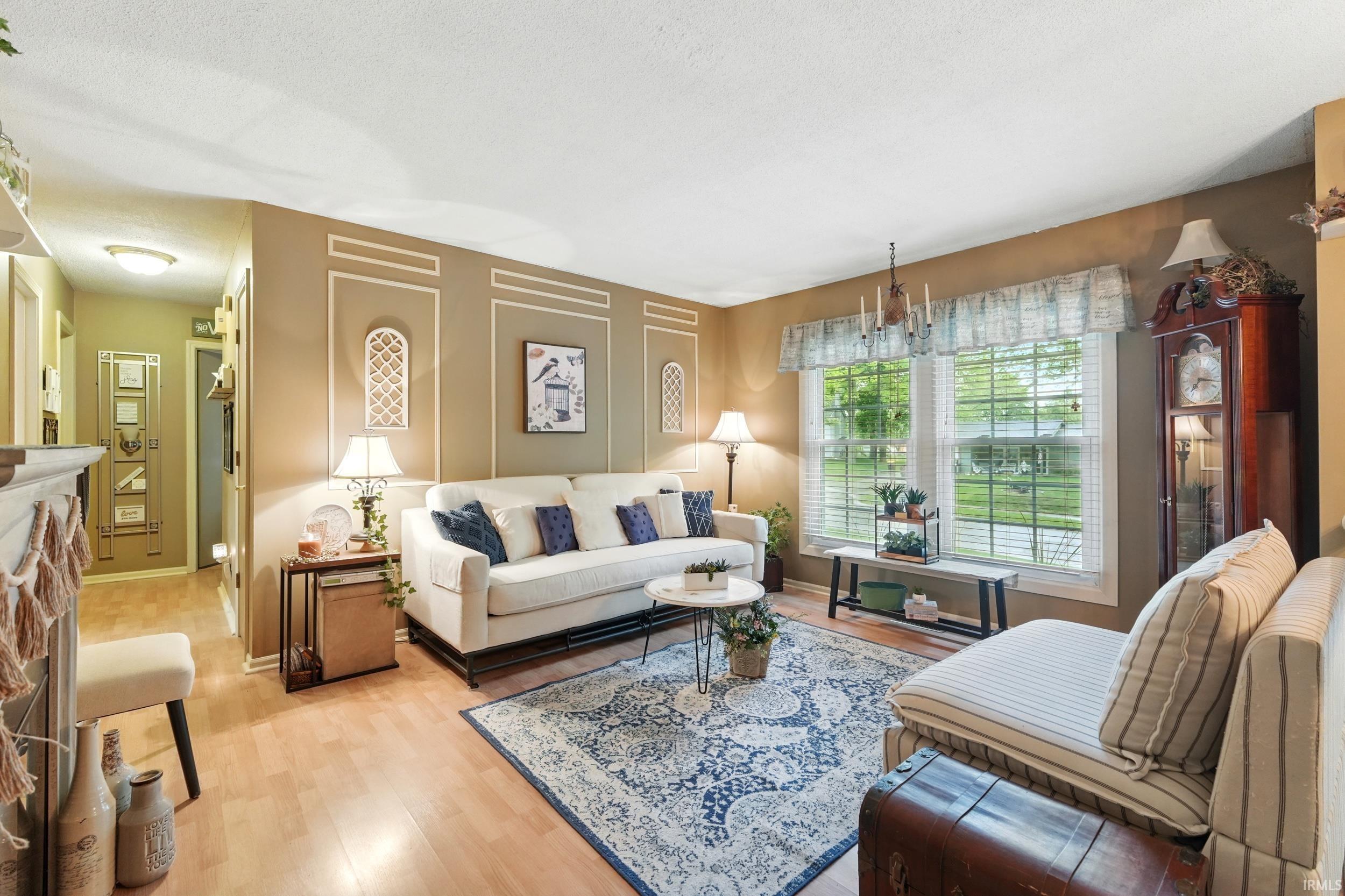 Photo 4 of 6916 Woodtrail Court