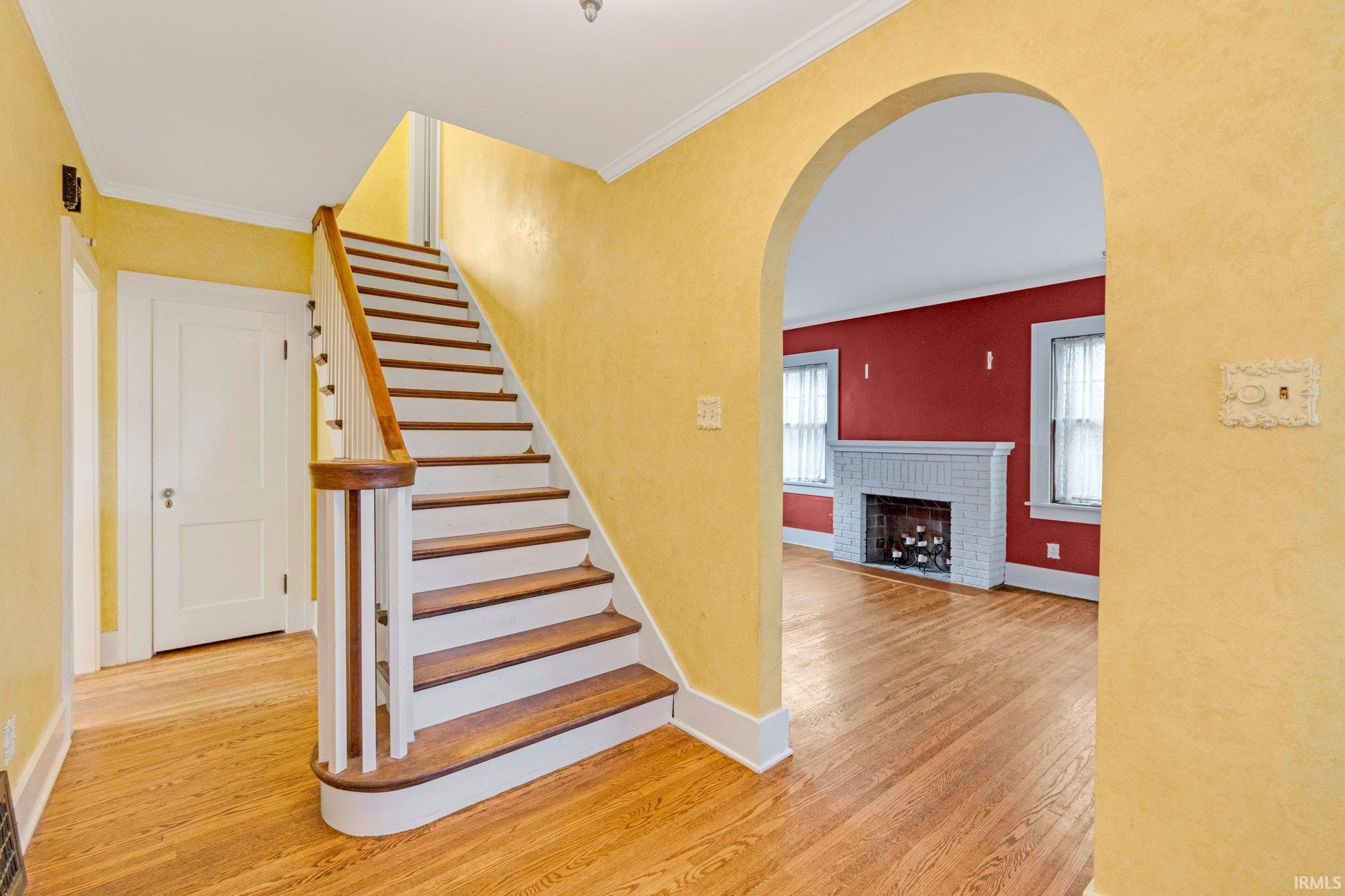 Photo 2 of 1027 Pasadena Drive