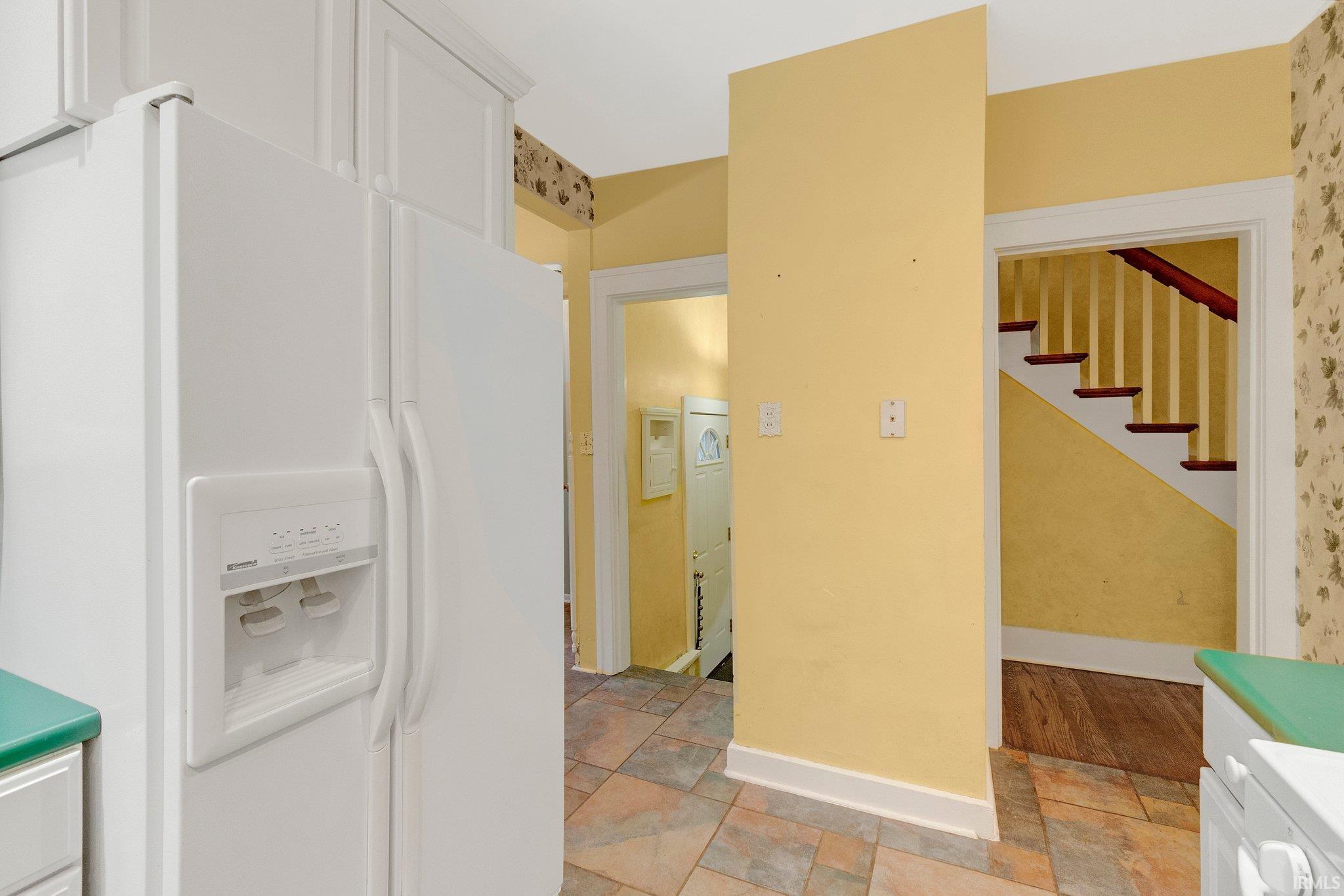 Photo 8 of 1027 Pasadena Drive