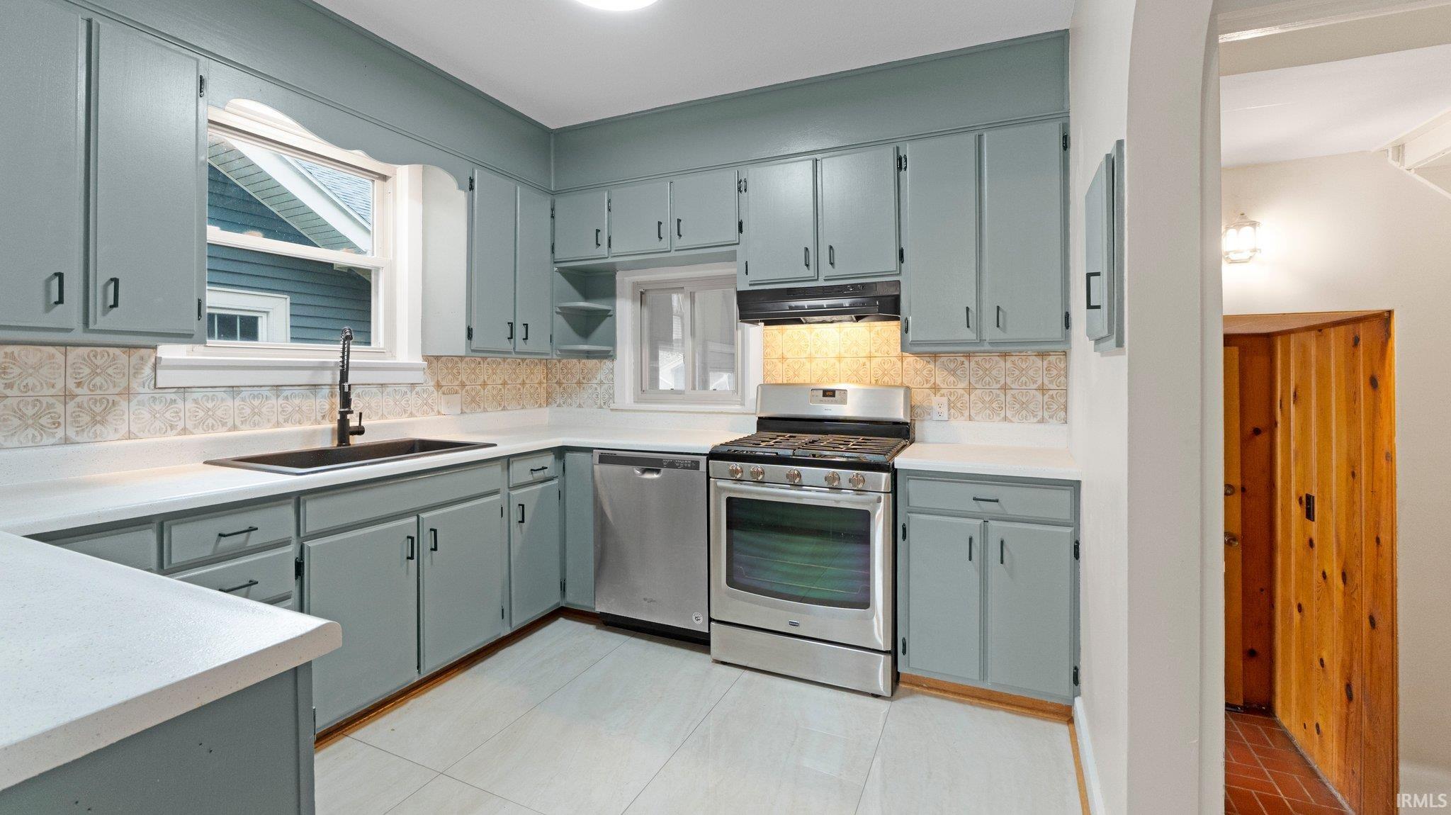Photo 13 of 4112 Arlington Avenue