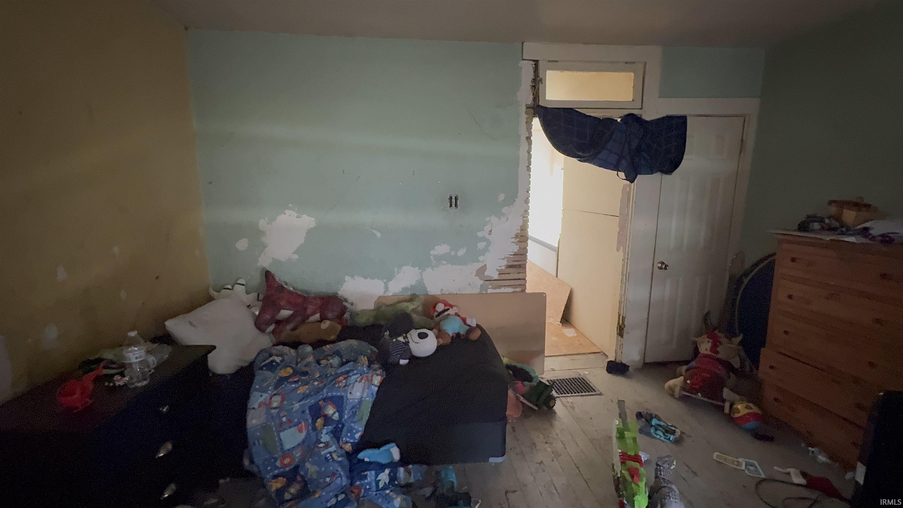 Photo 8 of 1827 hale Avenue