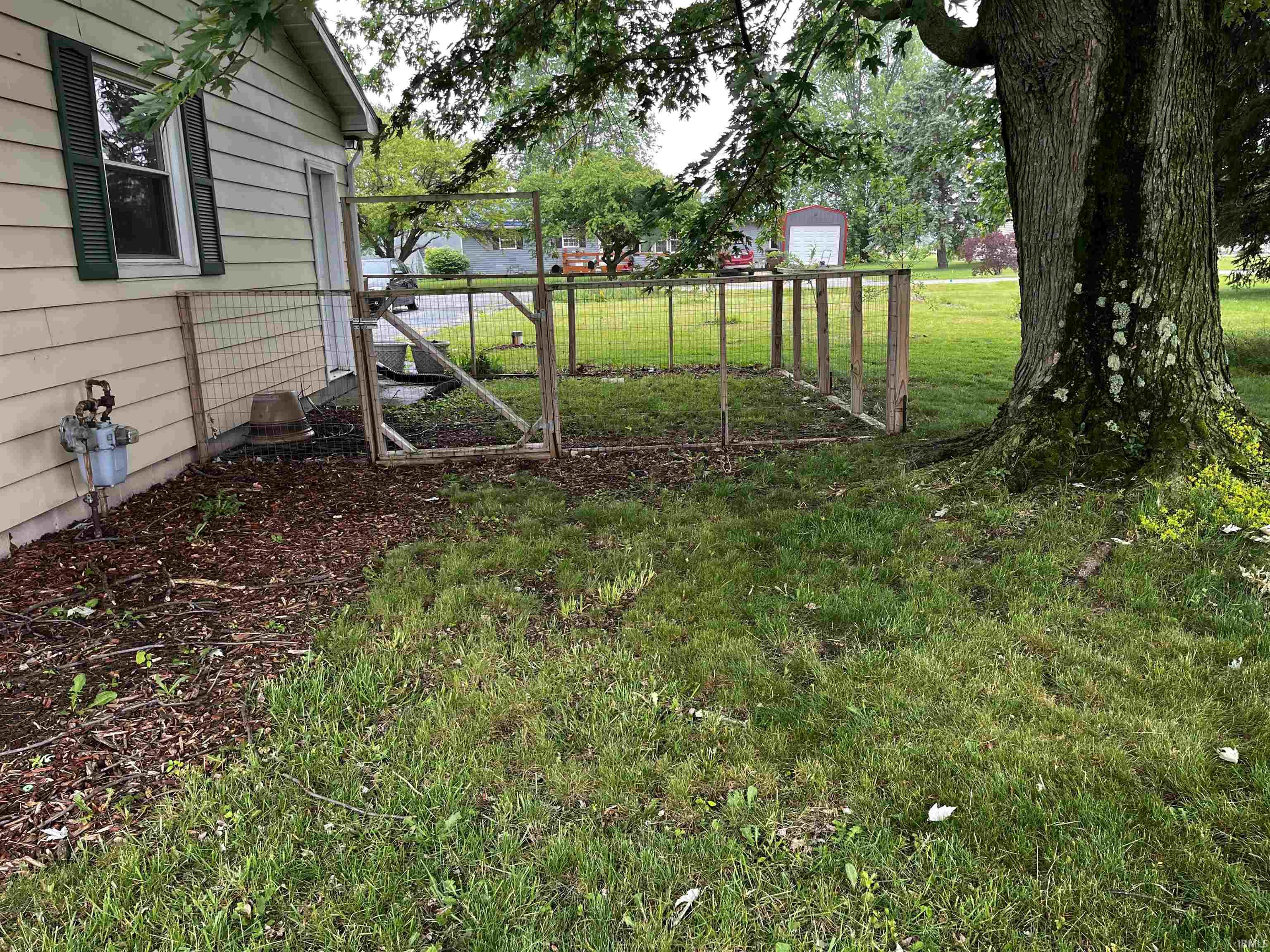 Photo 2 of 39 E Linn Road