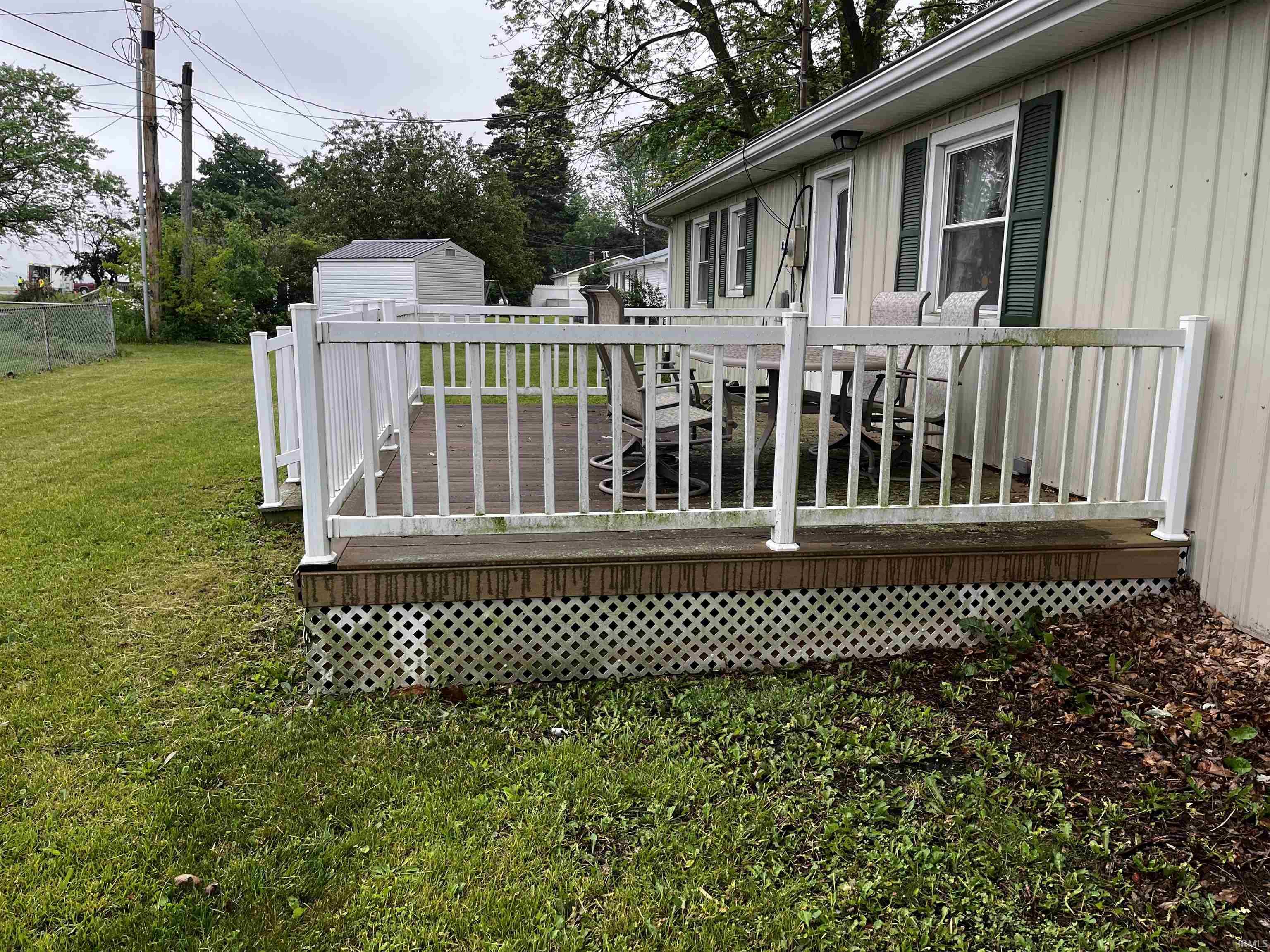 Photo 3 of 39 E Linn Road