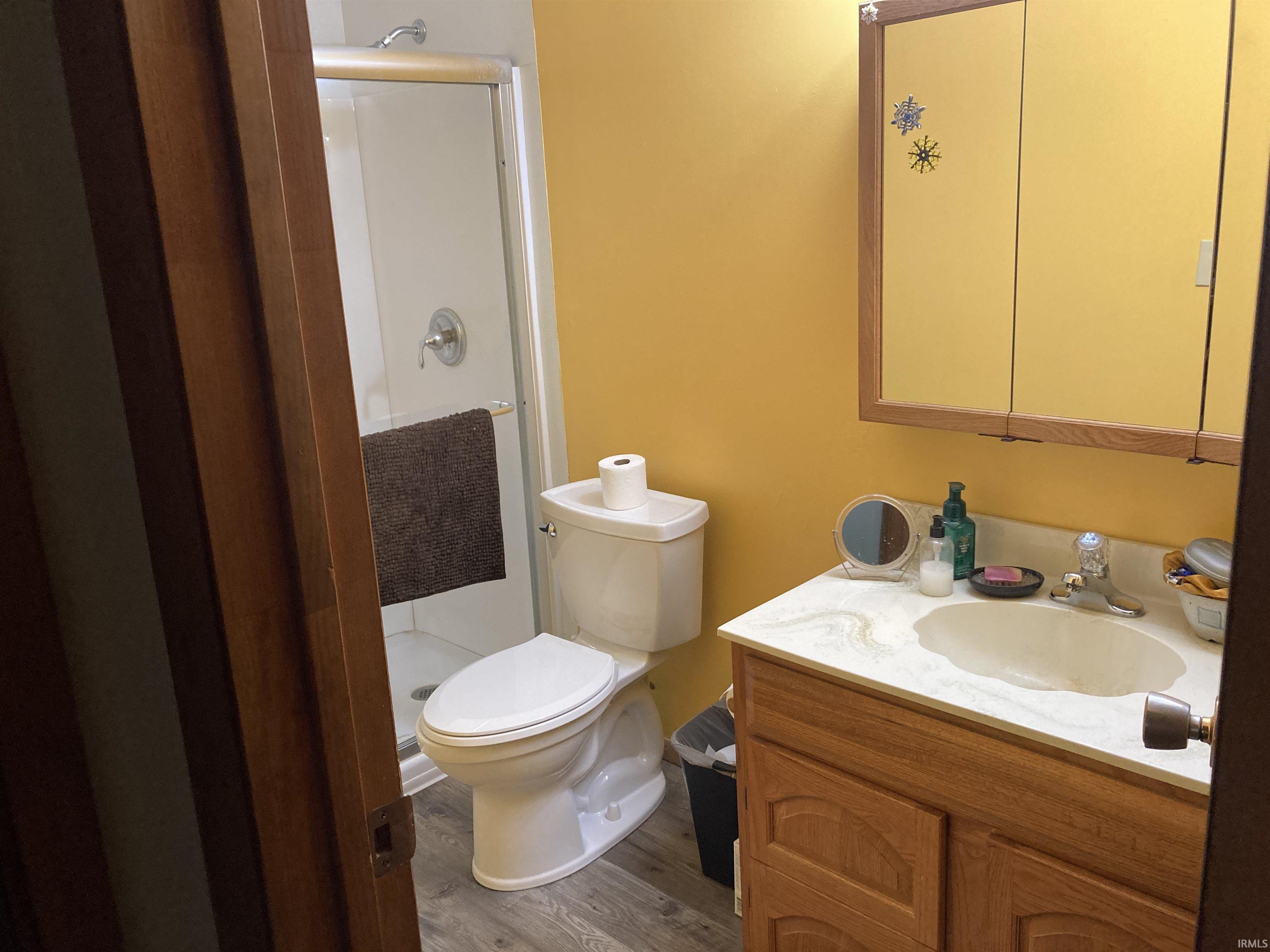Photo 9 of 39 E Linn Road