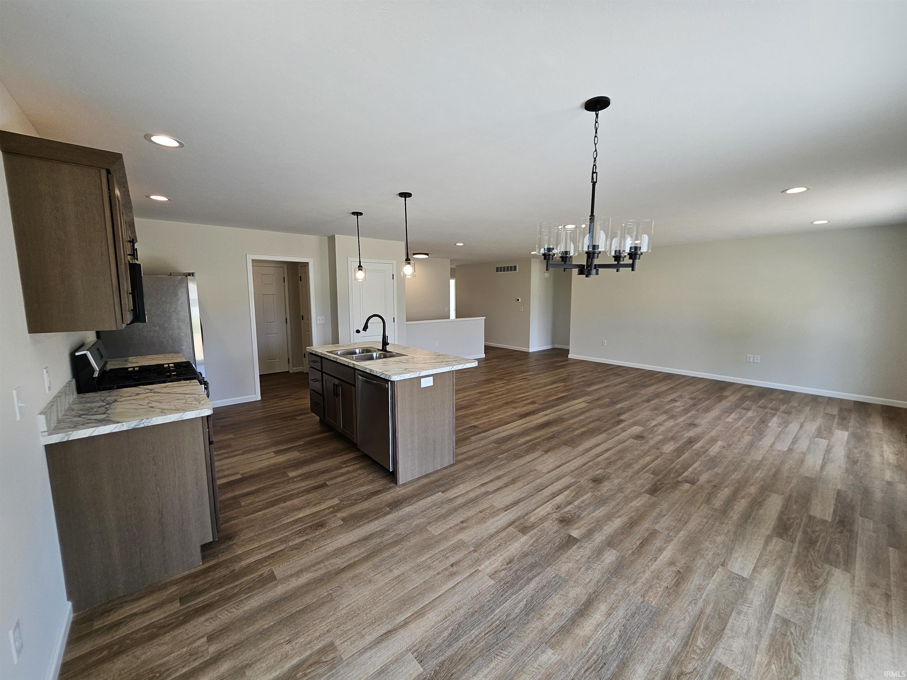 Photo 3 of 545 N Eastfield Circle