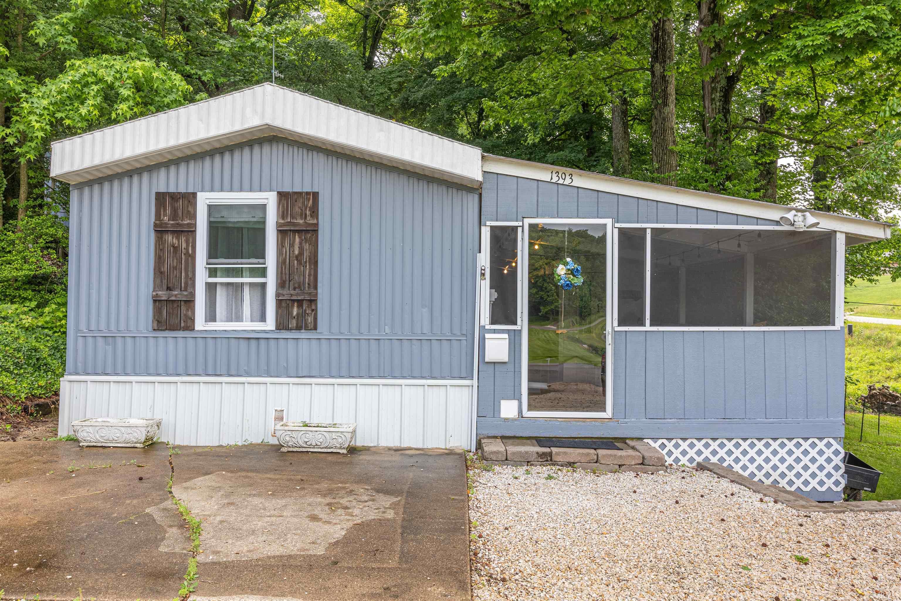 Homes for sale in Jasper, IN | 1393 N Idlewild Lake Rd, Jasper, IN 47546 | MLS# 202521554