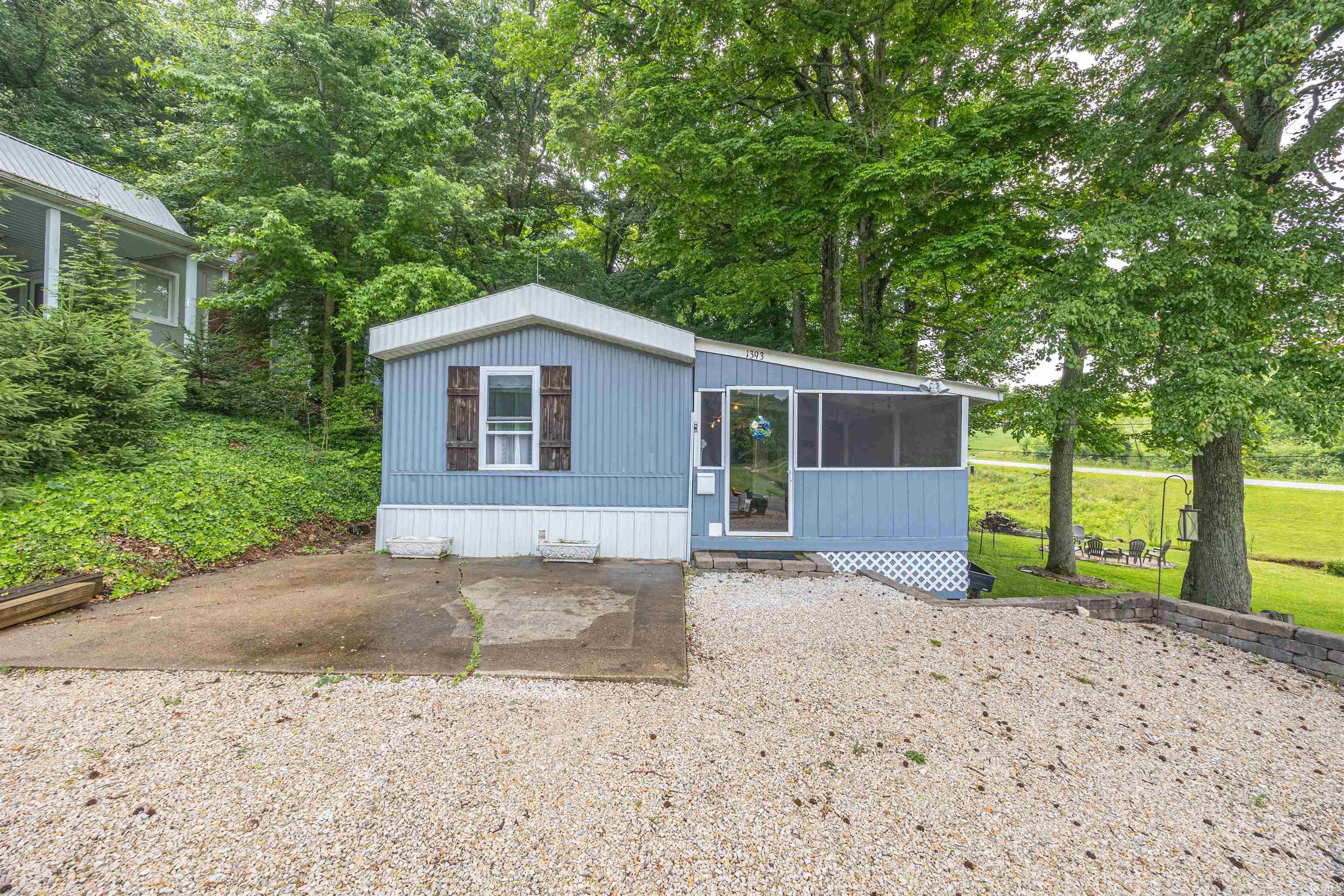 Homes for sale in Jasper, IN | 1393 N Idlewild Lake Rd, Jasper, IN 47546 | MLS# 202521554