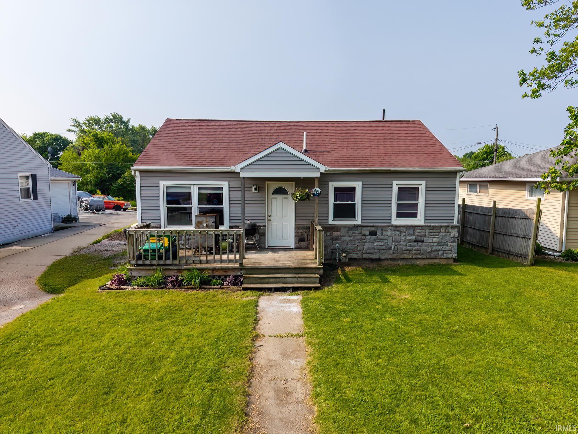 Photo 10 of 210 E North Street