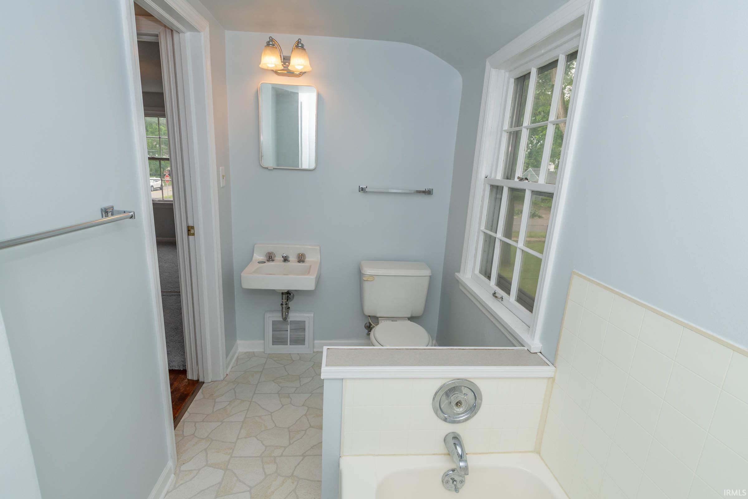 Photo 18 of 1307 Cassopolis Street