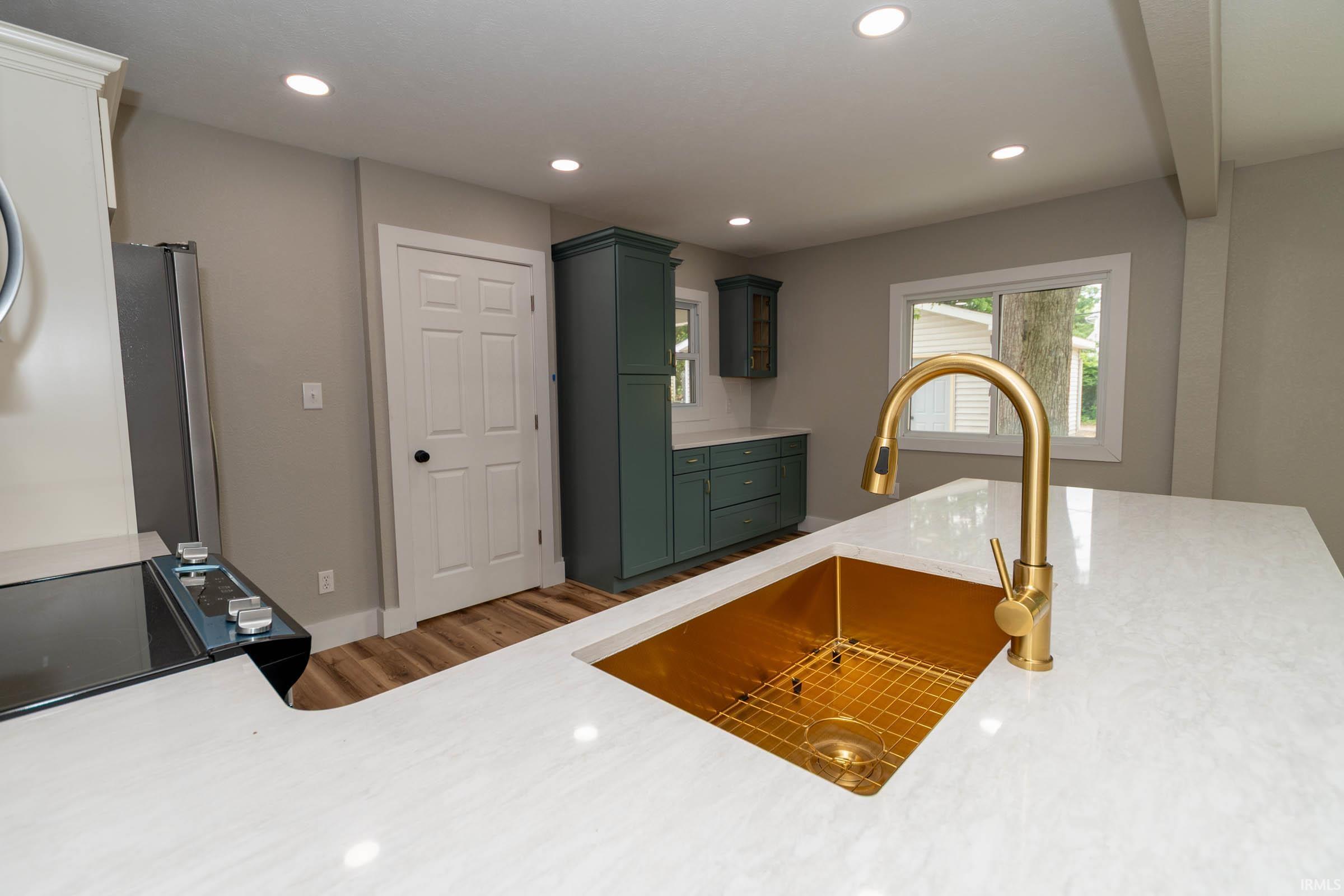 Photo 9 of 1431 Kilbourn Street