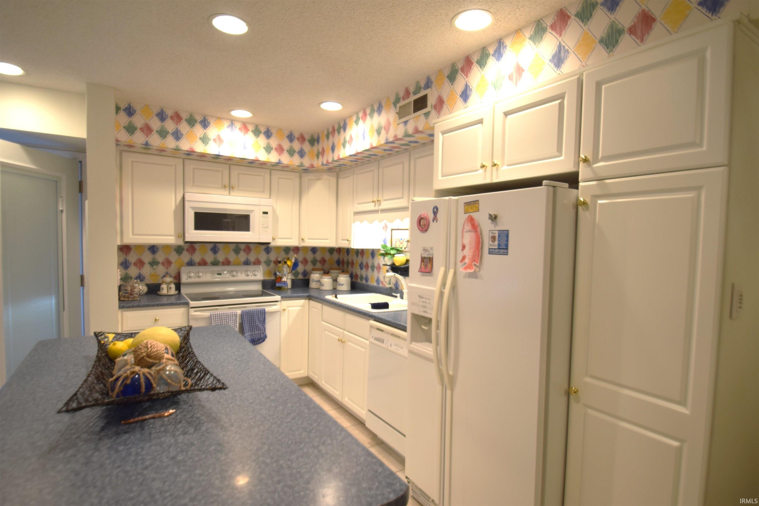 Photo 4 of 10075 N TURKEY CREEK  #39