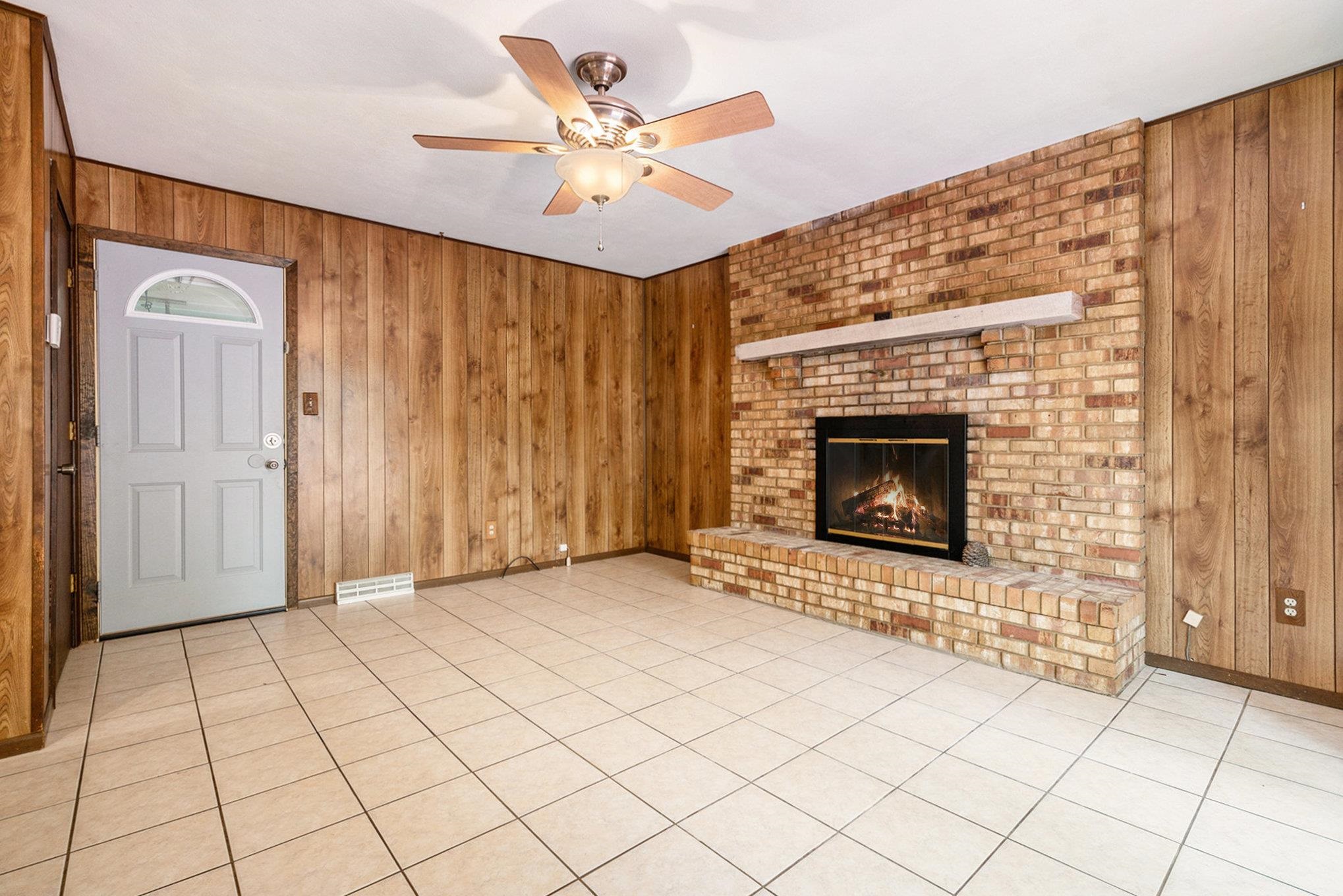 Photo 6 of 18363 Sheffield Lane