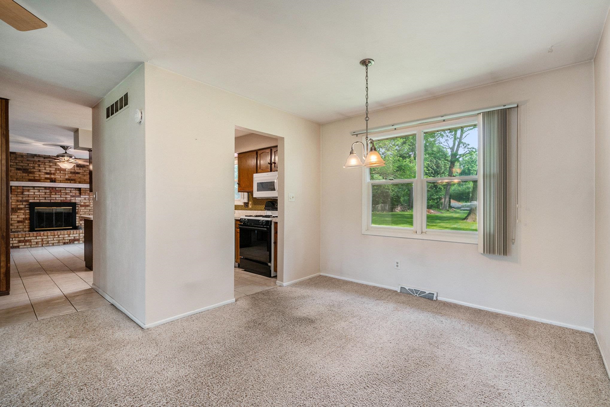 Photo 8 of 18363 Sheffield Lane