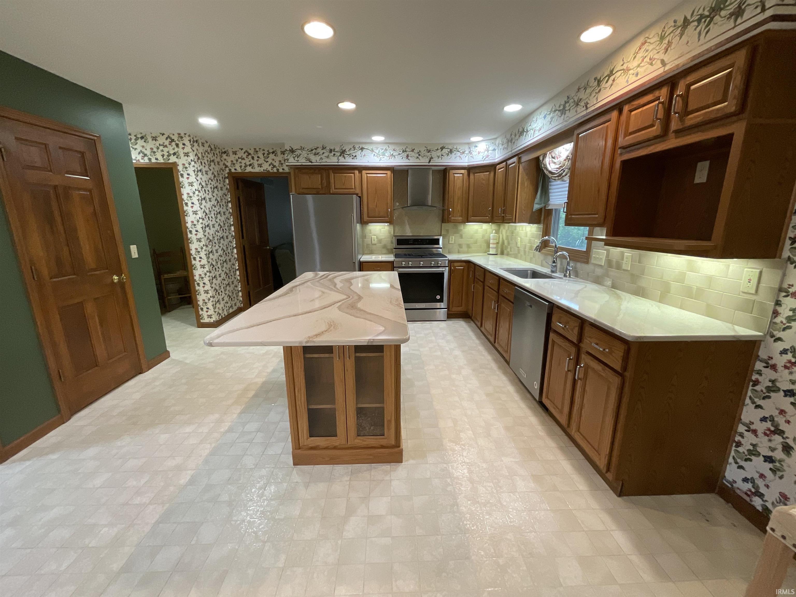 Photo 8 of 404 Ridge Court