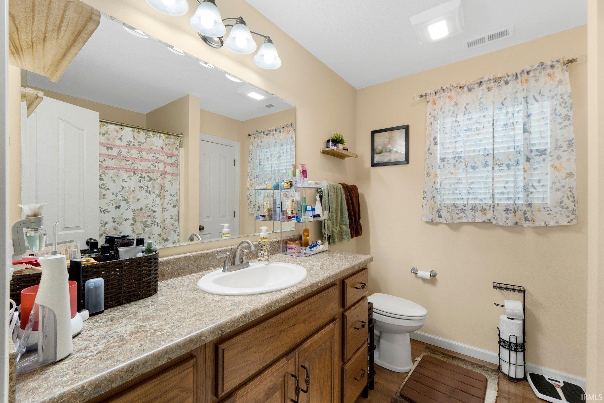 Photo 16 of 2082 Hemlock Lane