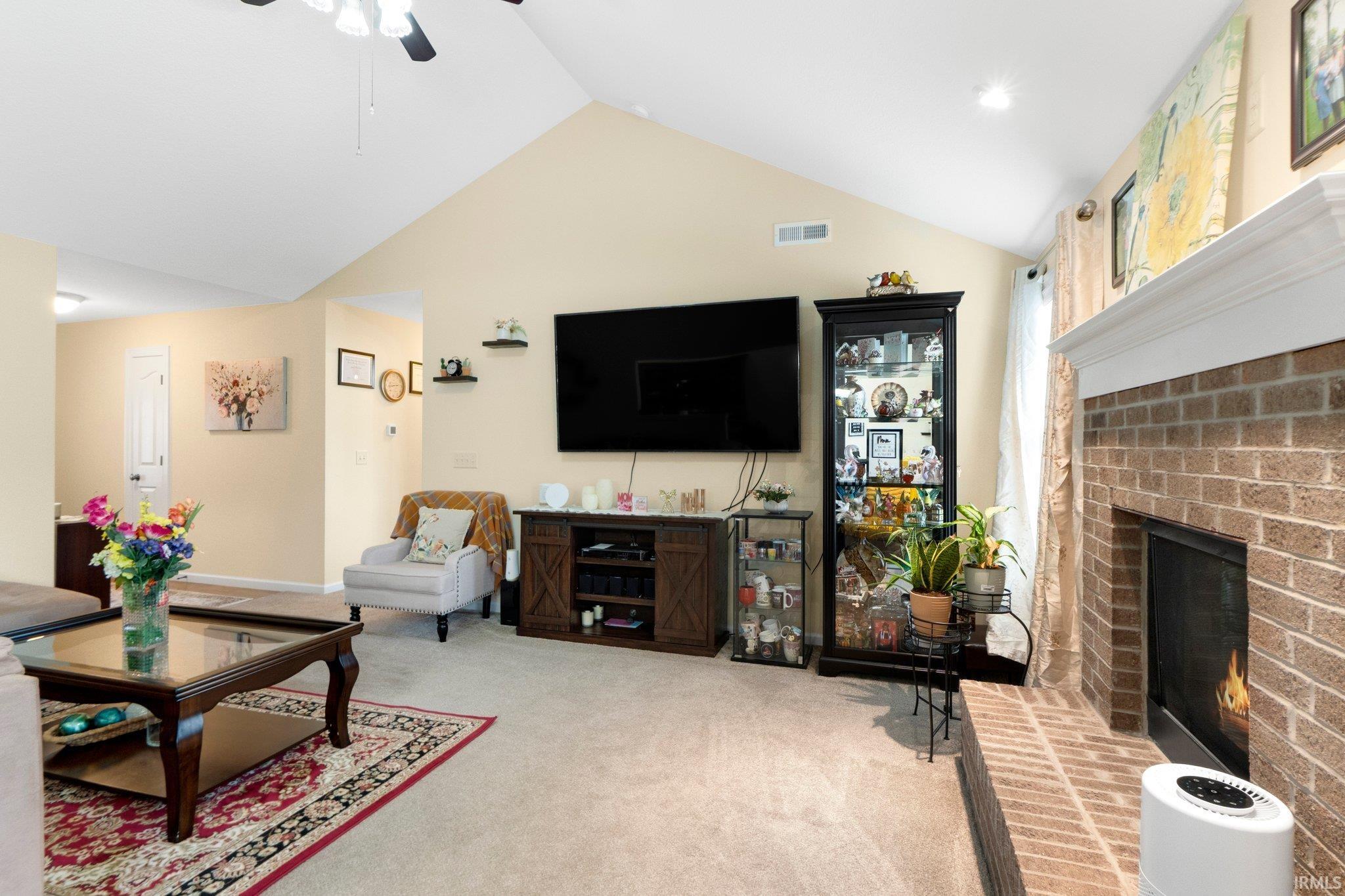 Photo 4 of 2082 Hemlock Lane