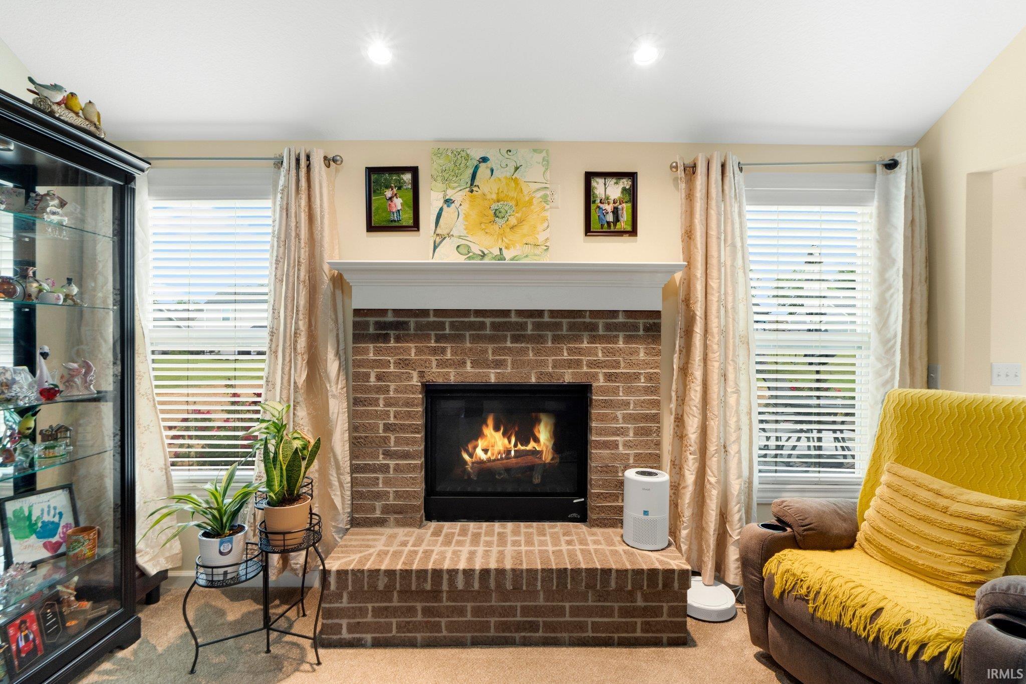 Photo 6 of 2082 Hemlock Lane