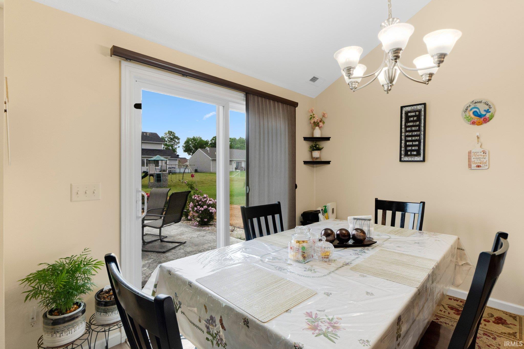Photo 7 of 2082 Hemlock Lane