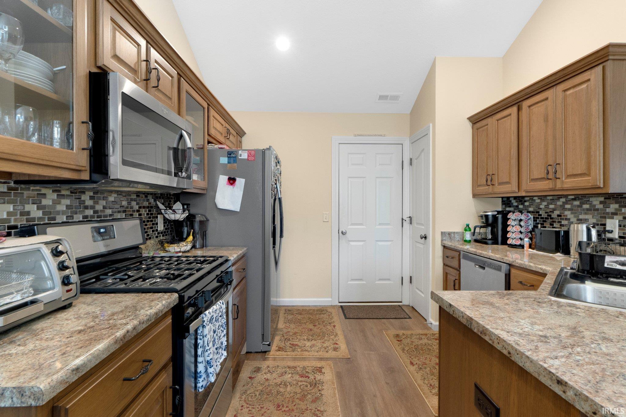 Photo 9 of 2082 Hemlock Lane