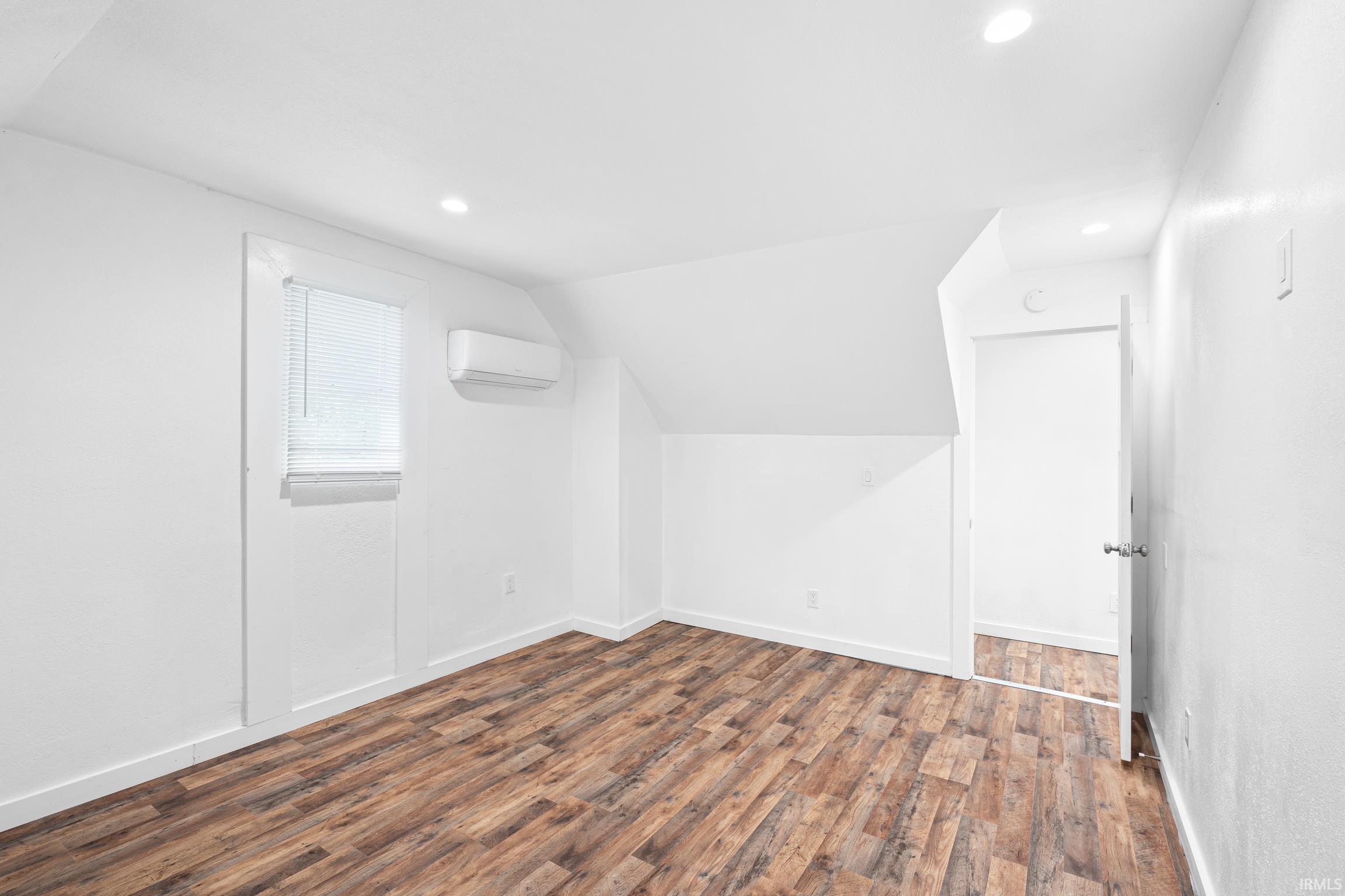 Photo 15 of 415 N Washington Street