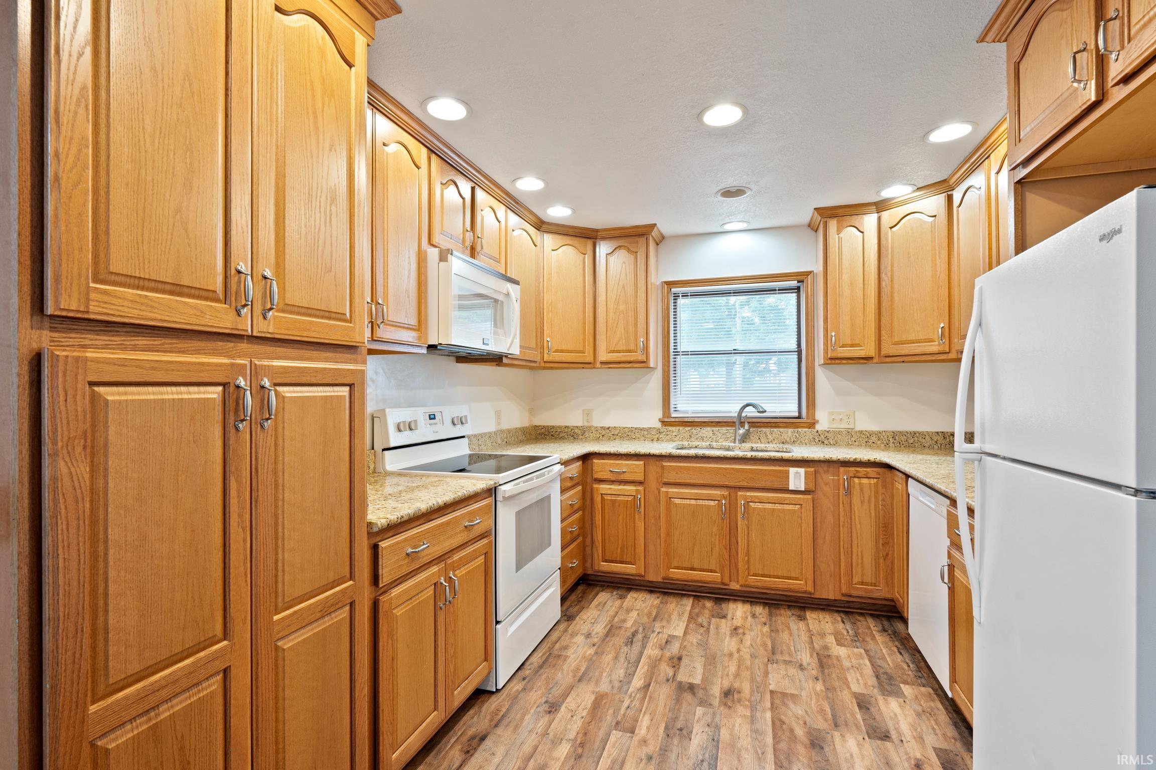 Photo 5 of 415 N Washington Street