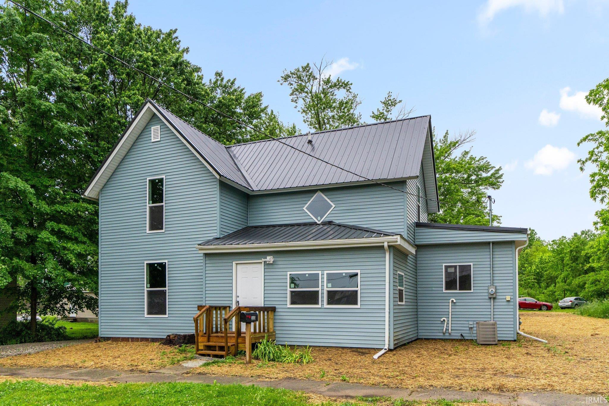 Homes for sale in Albion, IN | 313 S Oak St, Albion, IN 46701 | MLS# 202521834