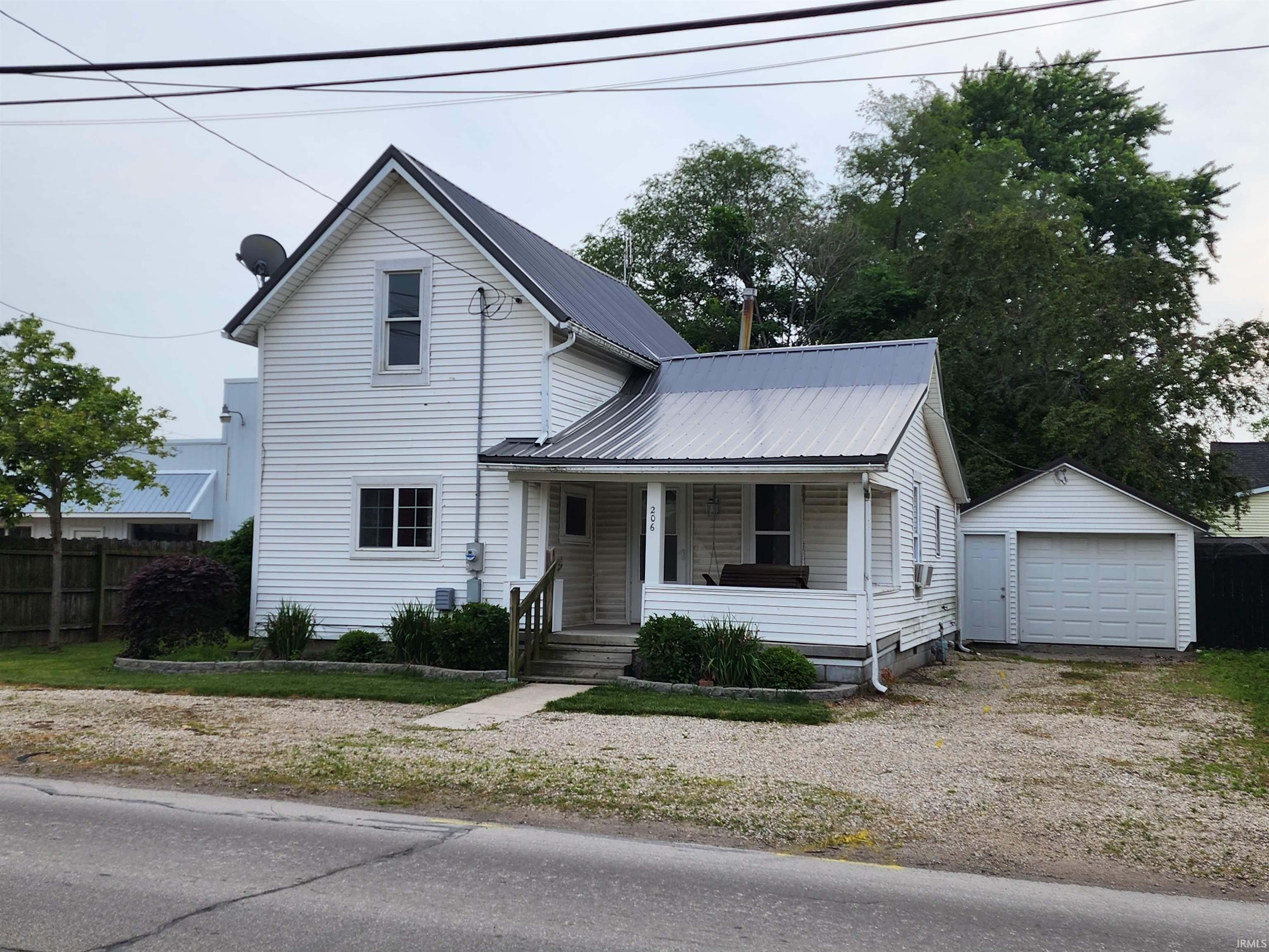 Photo 2 of 206 S Van Buren Street