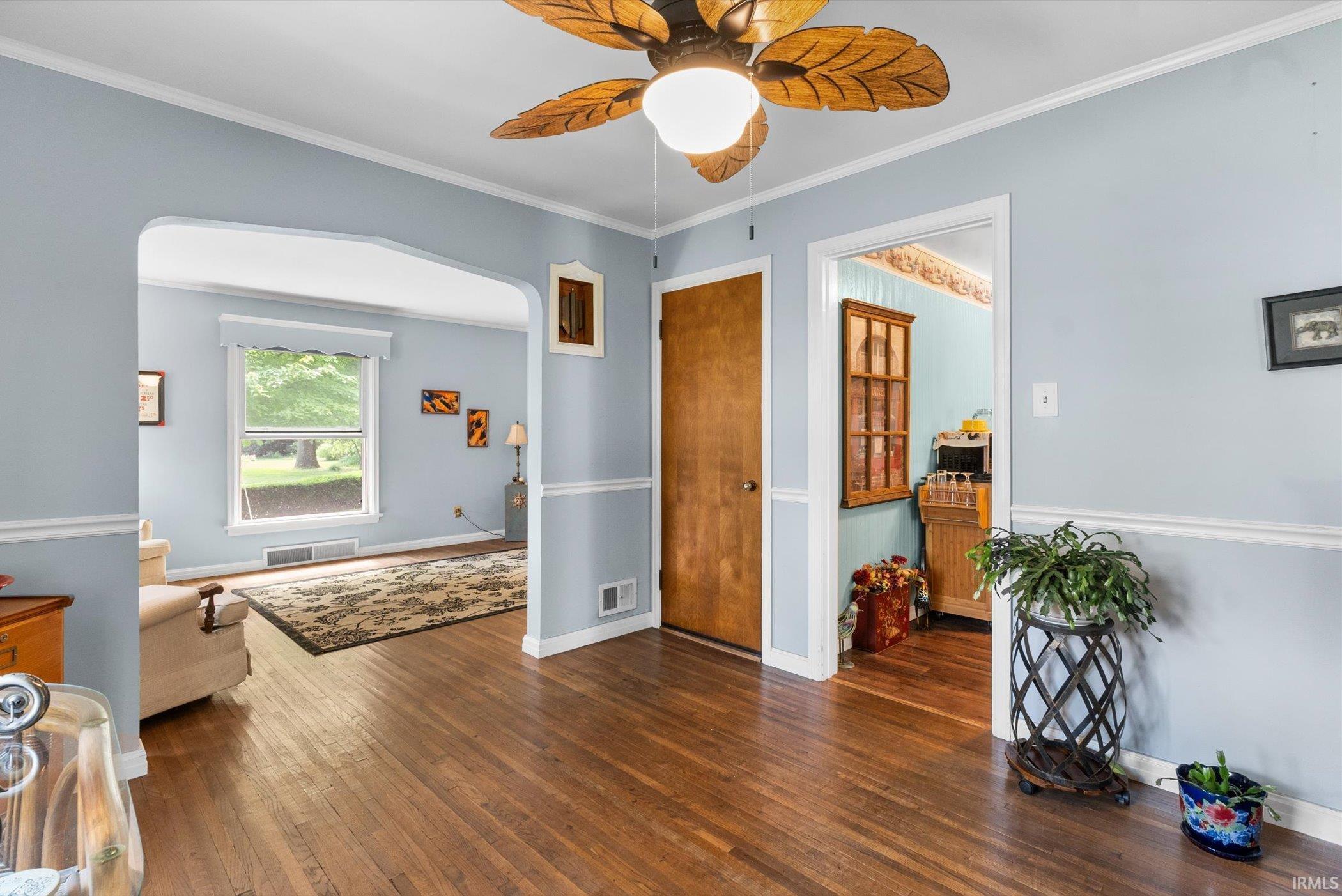 Photo 6 of 1839 Hawthorn Road