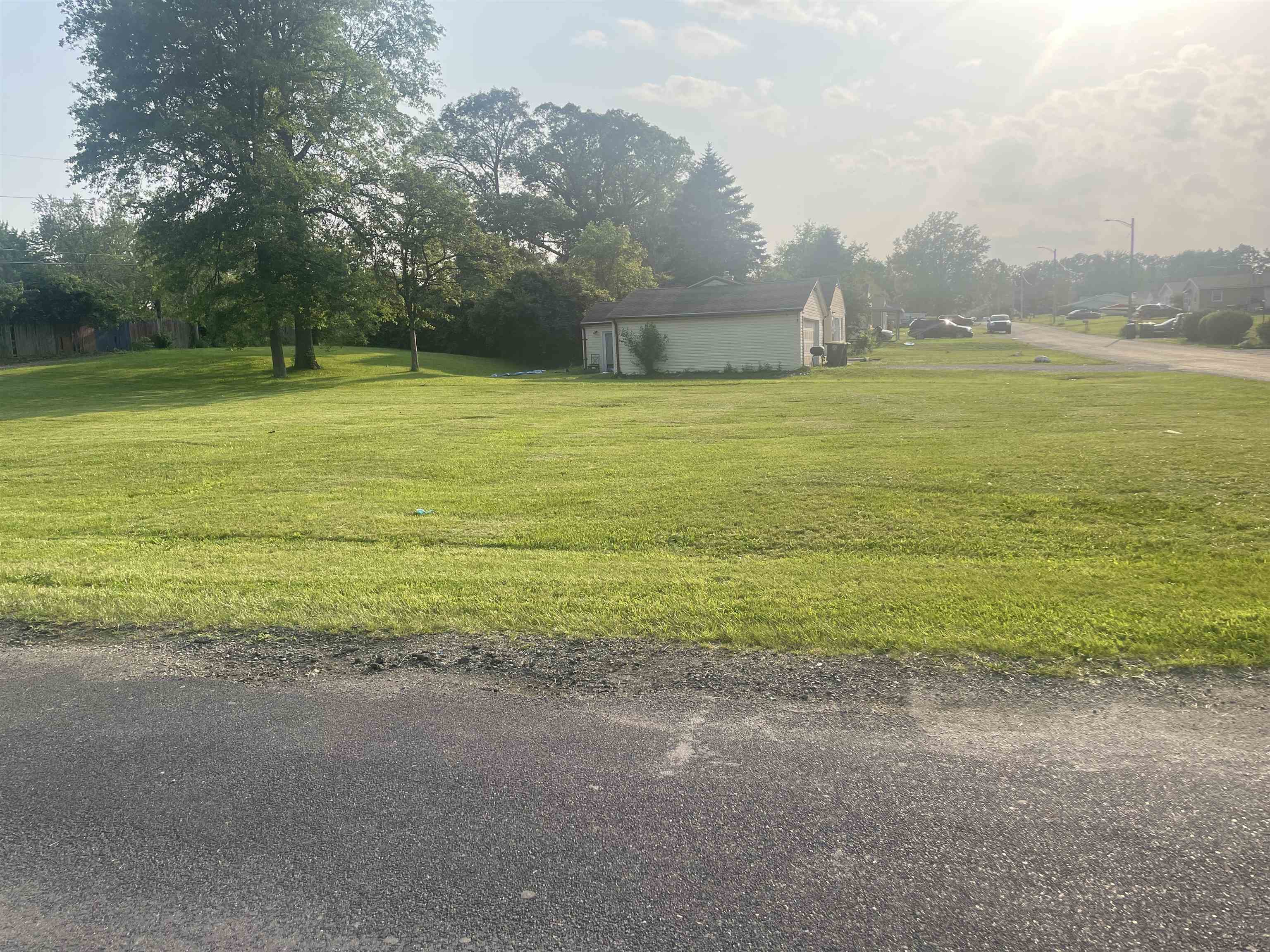 Photo 2 of 2100 Holly Avenue