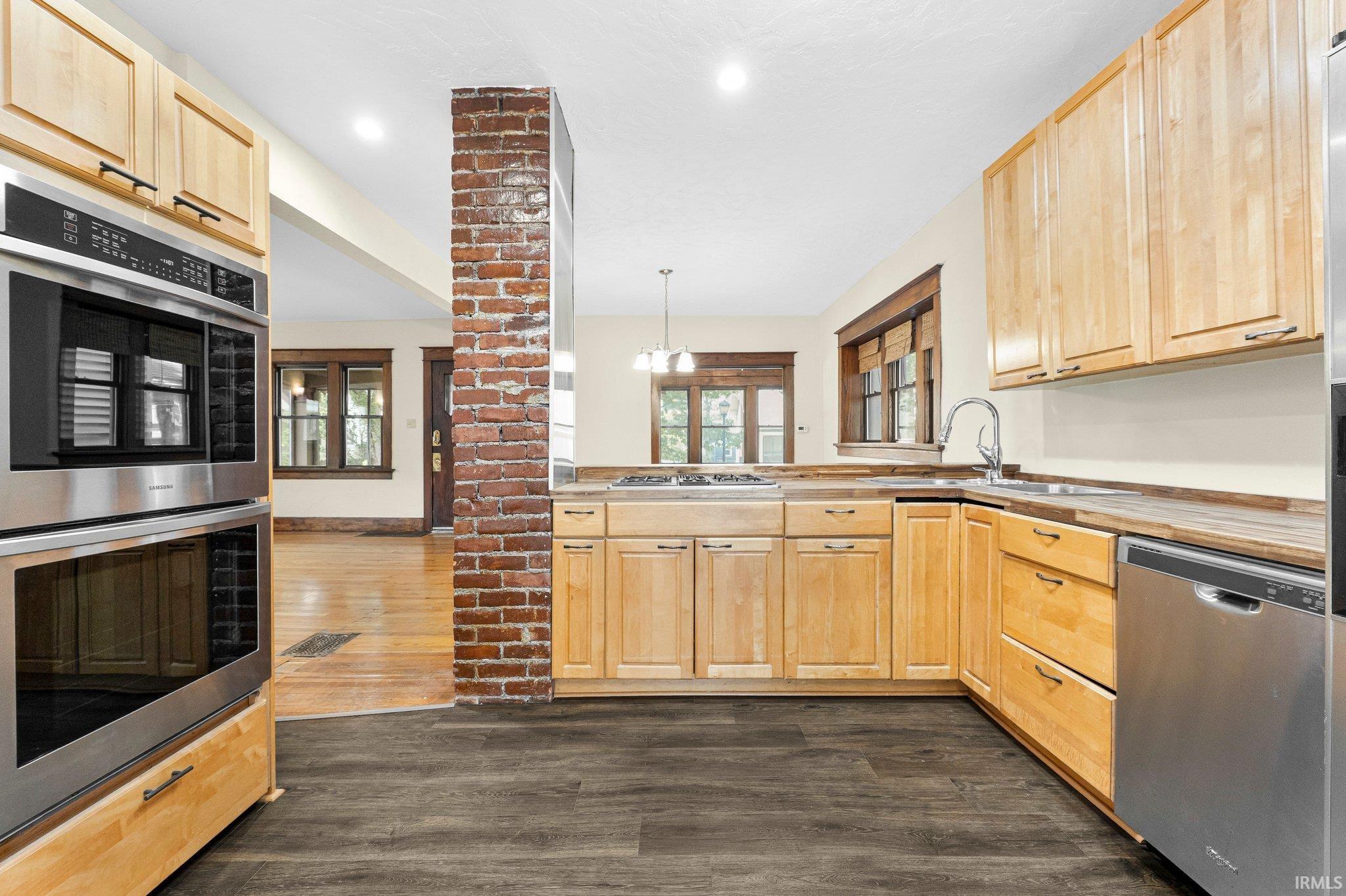 Photo 11 of 1006 Illsley Drive