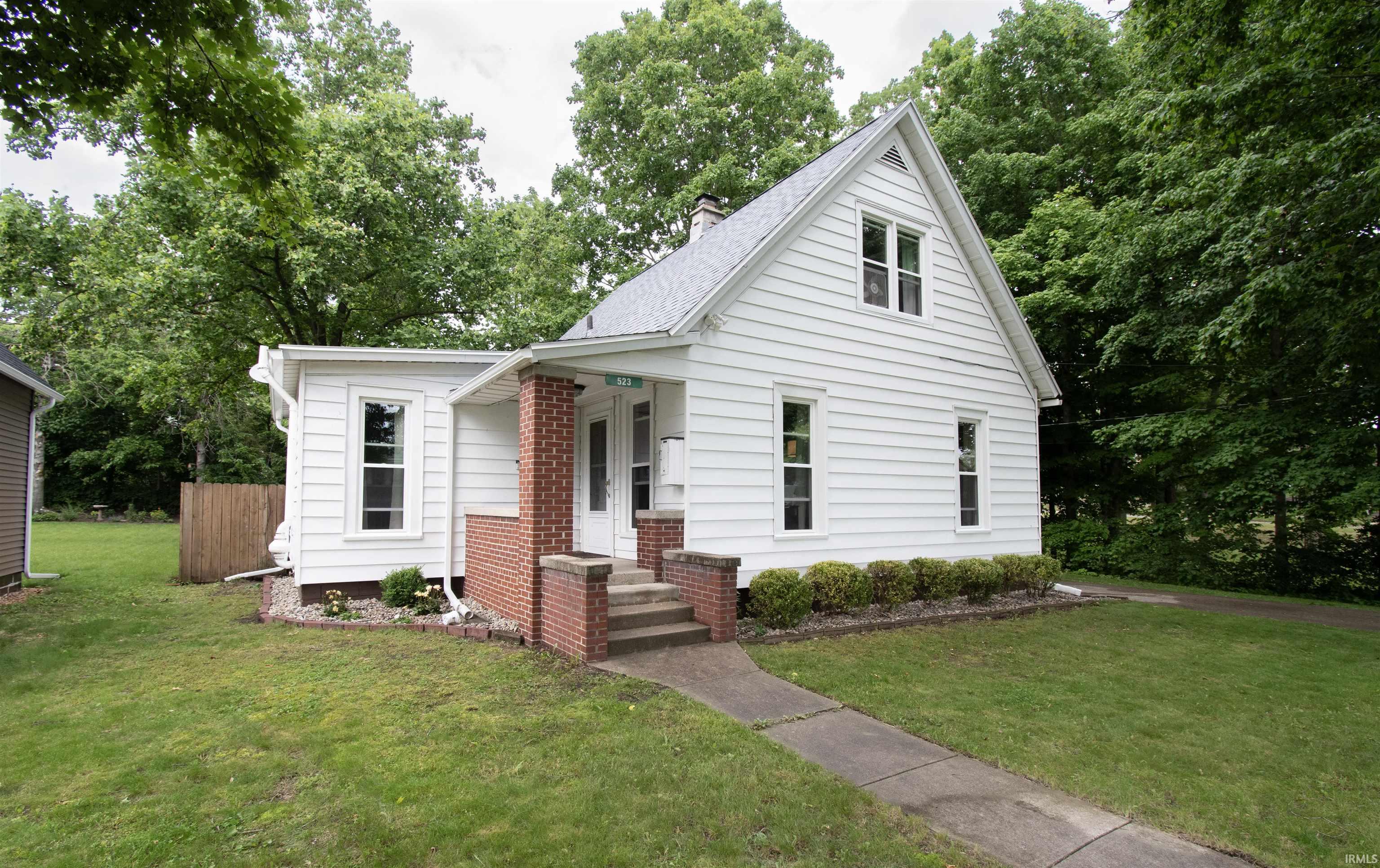 Photo 0 of 523 Ogle Street