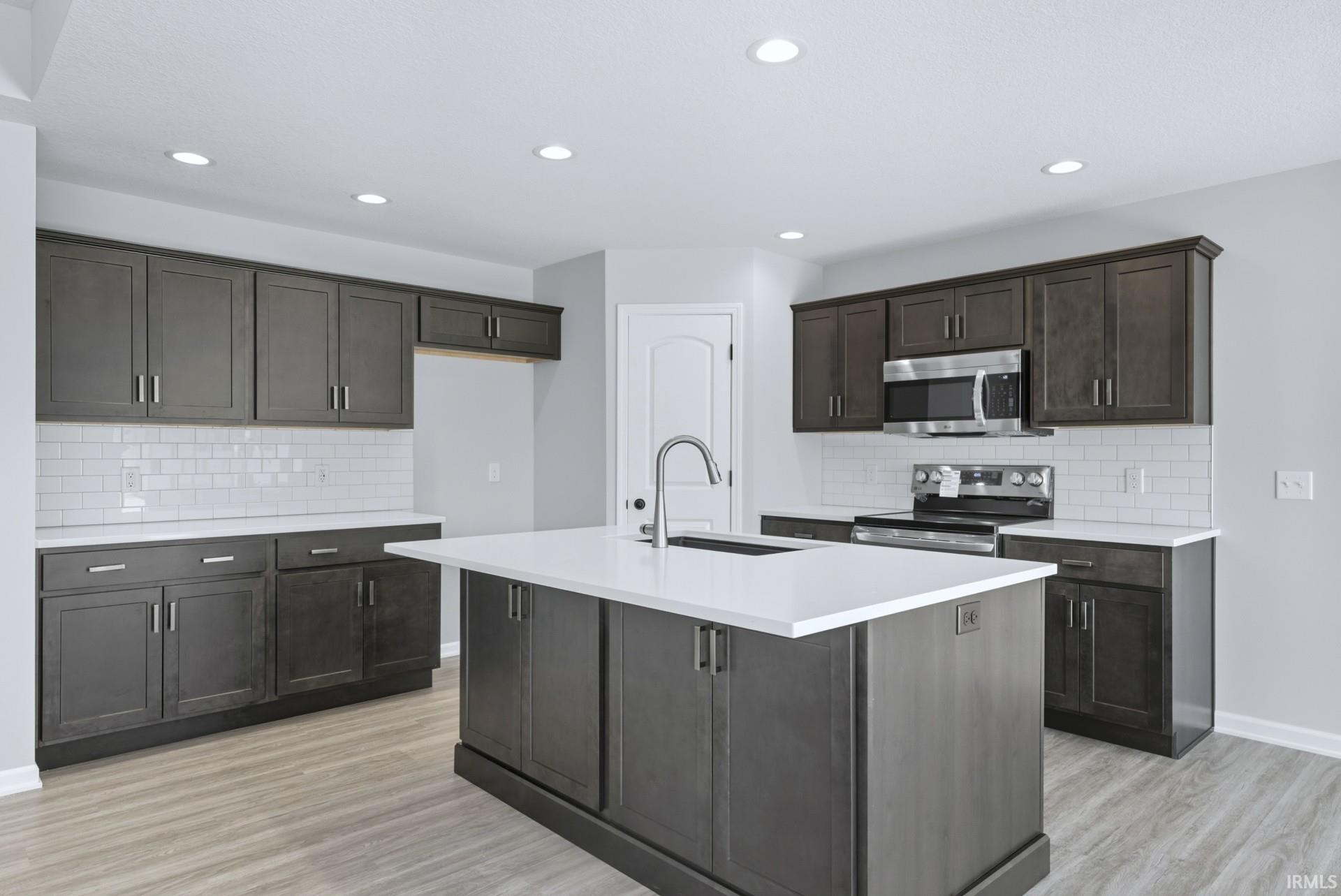 Photo 3 of 1392 Lancelot Lane