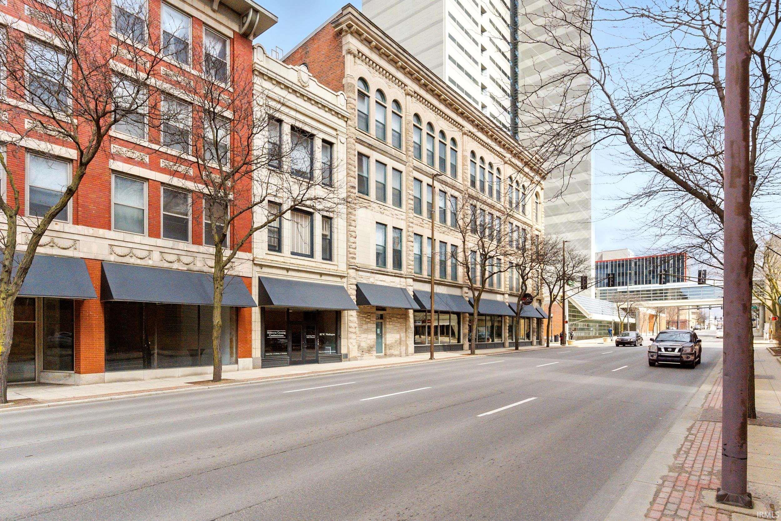 Photo 2 of 112 W Washington Boulevard