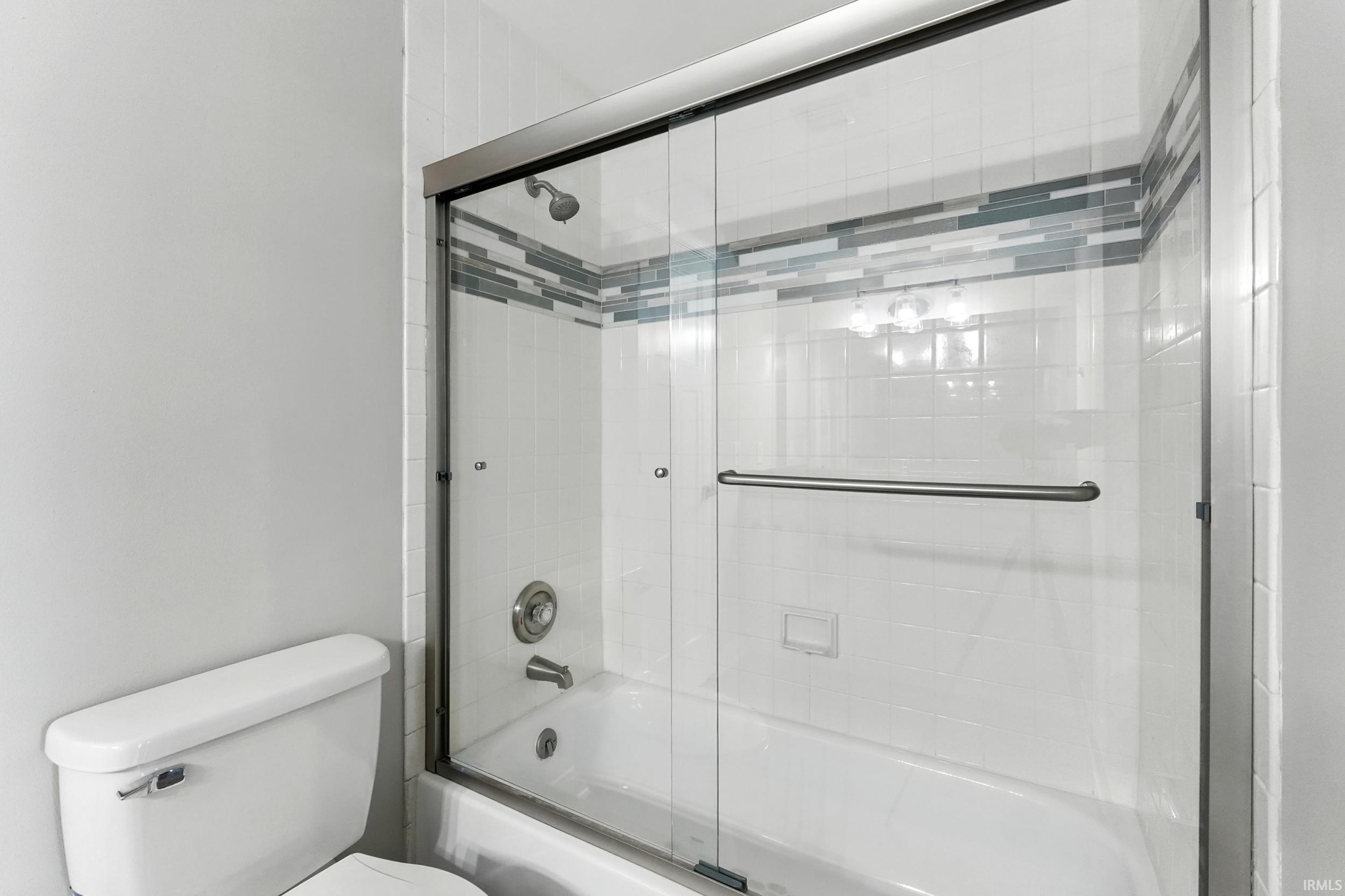 Photo 20 of 112 W Washington Boulevard