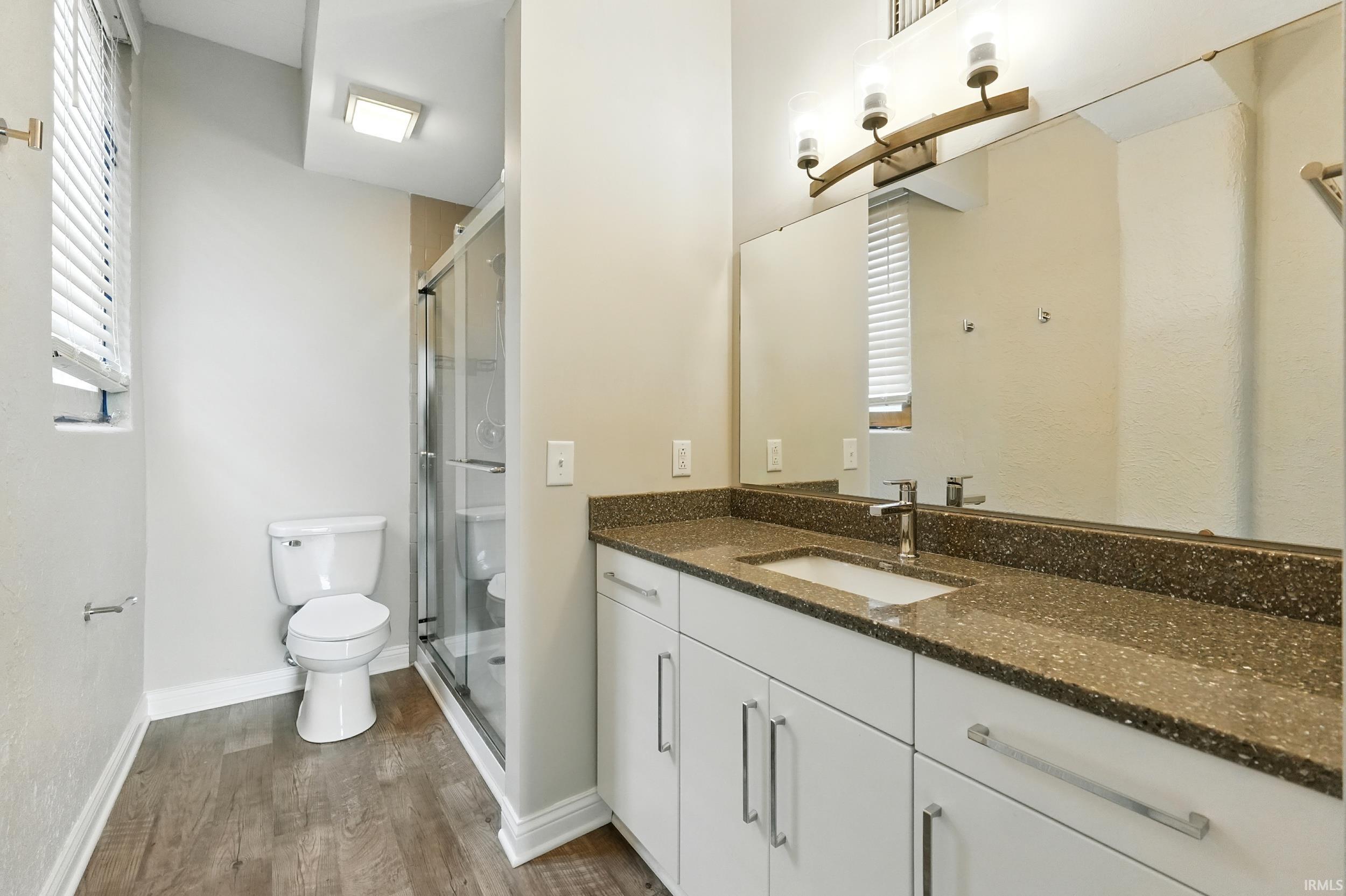 Photo 24 of 112 W Washington Boulevard